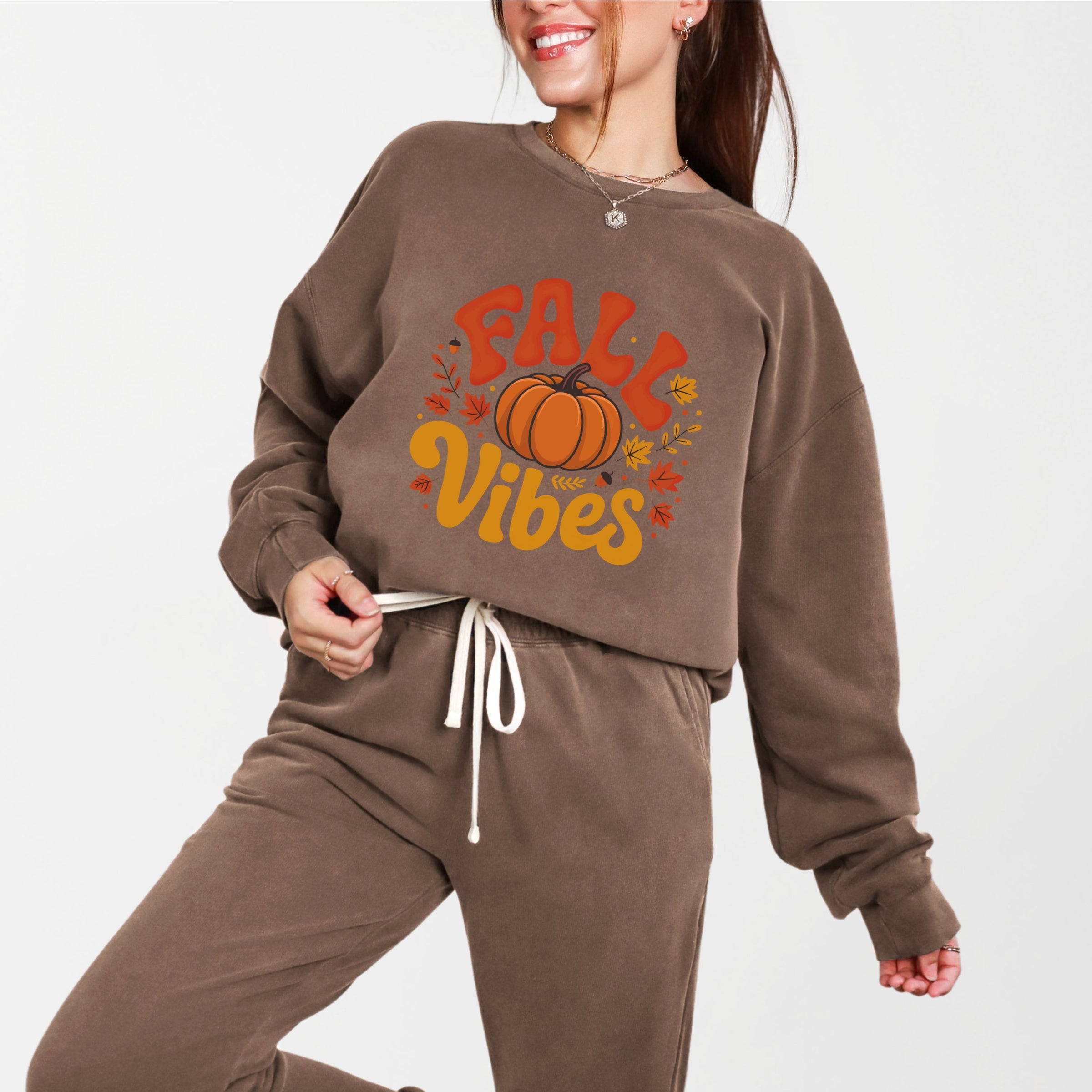 Fall Vibes Pumpkin And Leaves - Women's Lightweight Garment Dyed Sweatshirt