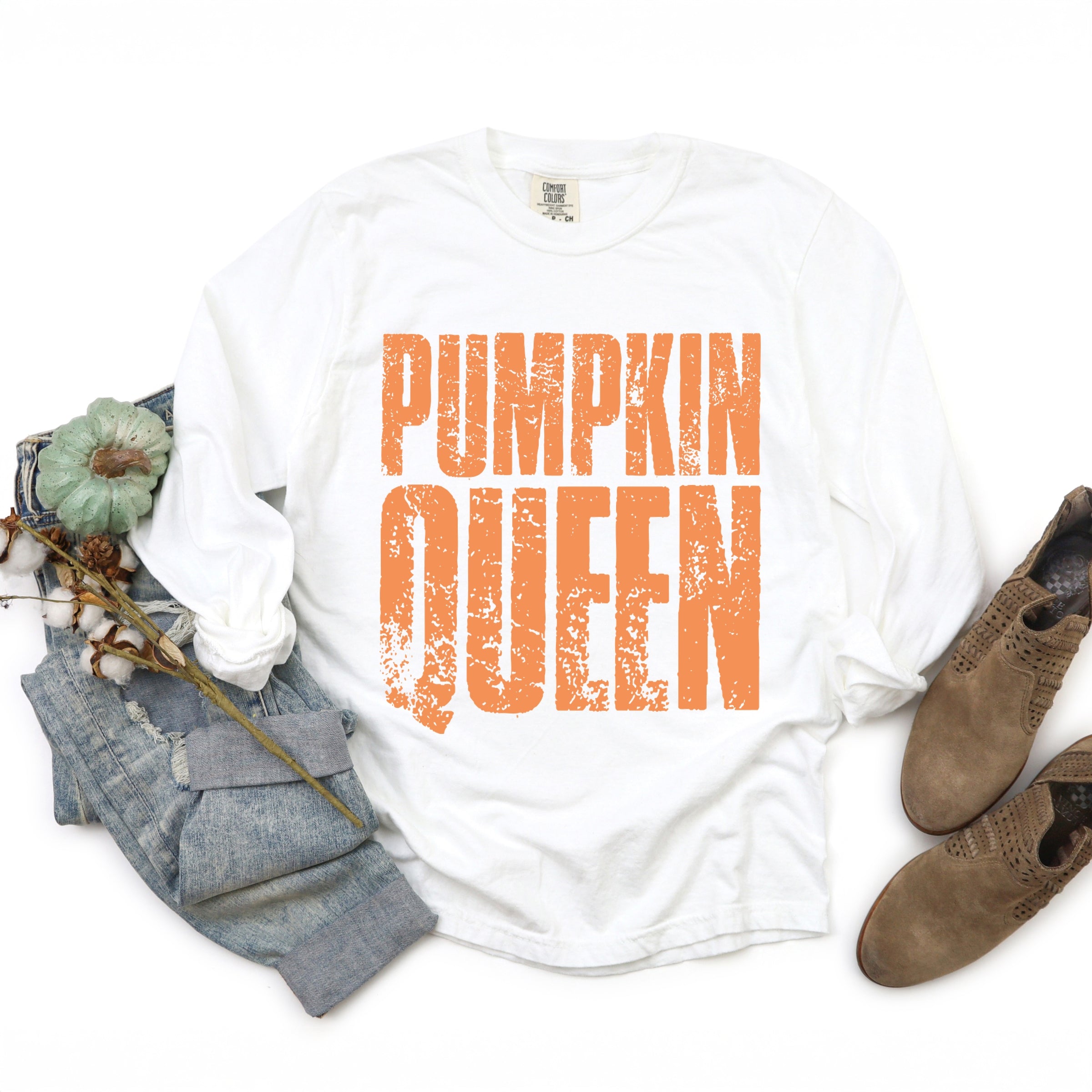 Pumpkin Queen Distressed - Women's Garment Dyed Long Sleeve Graphic T-Shirt