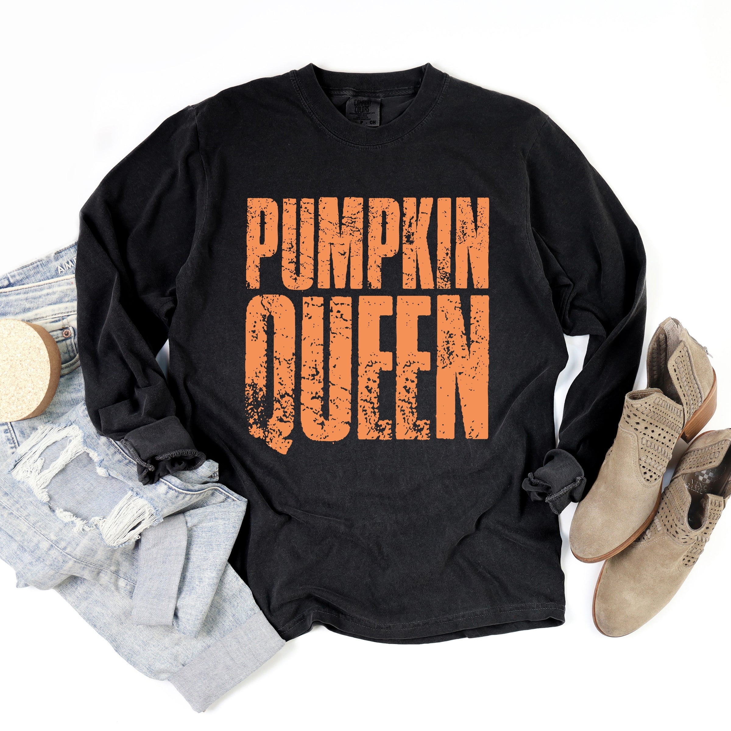Pumpkin Queen Distressed - Women's Garment Dyed Long Sleeve Graphic T-Shirt