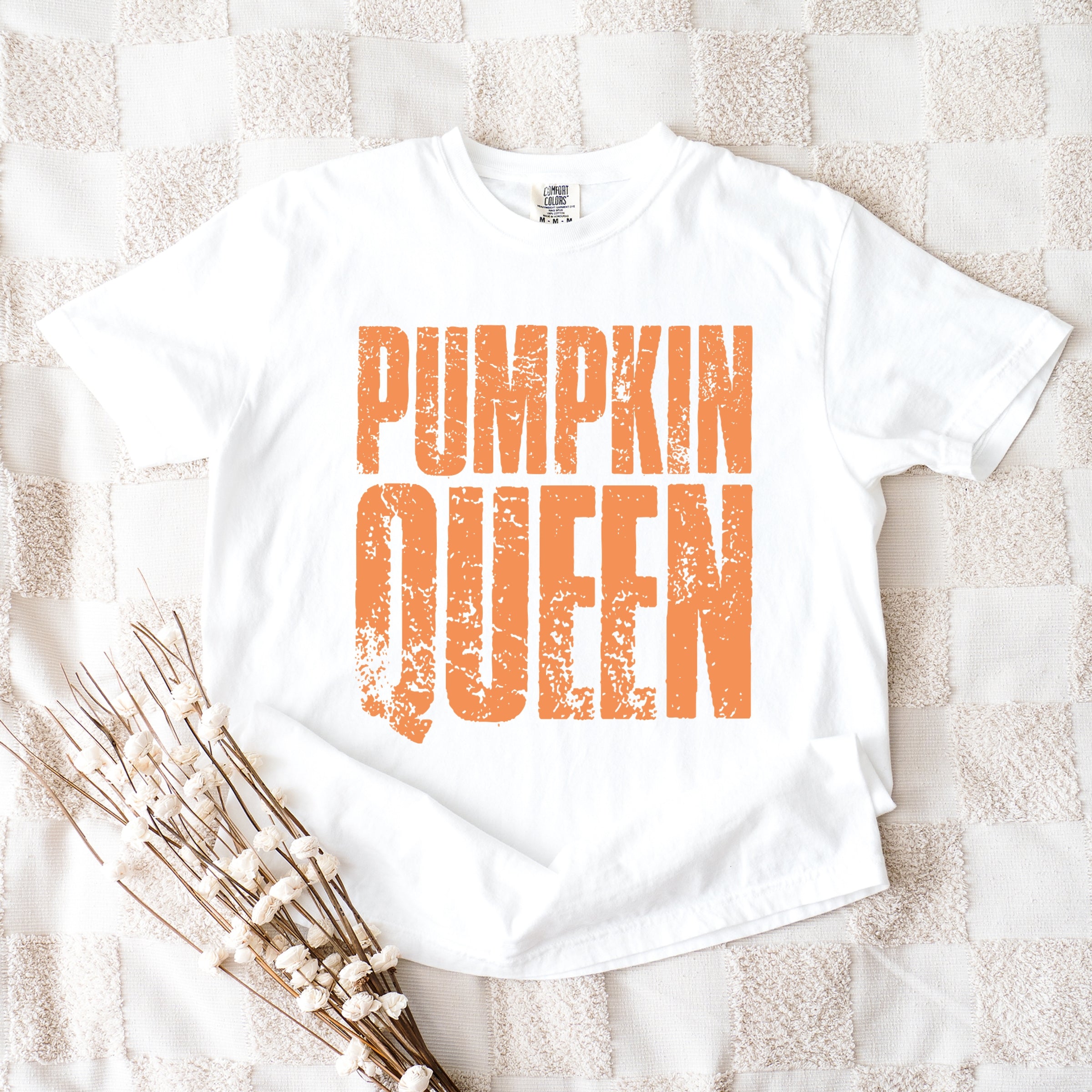 Pumpkin Queen Distressed - Women's Garment Dyed Graphic T-Shirt