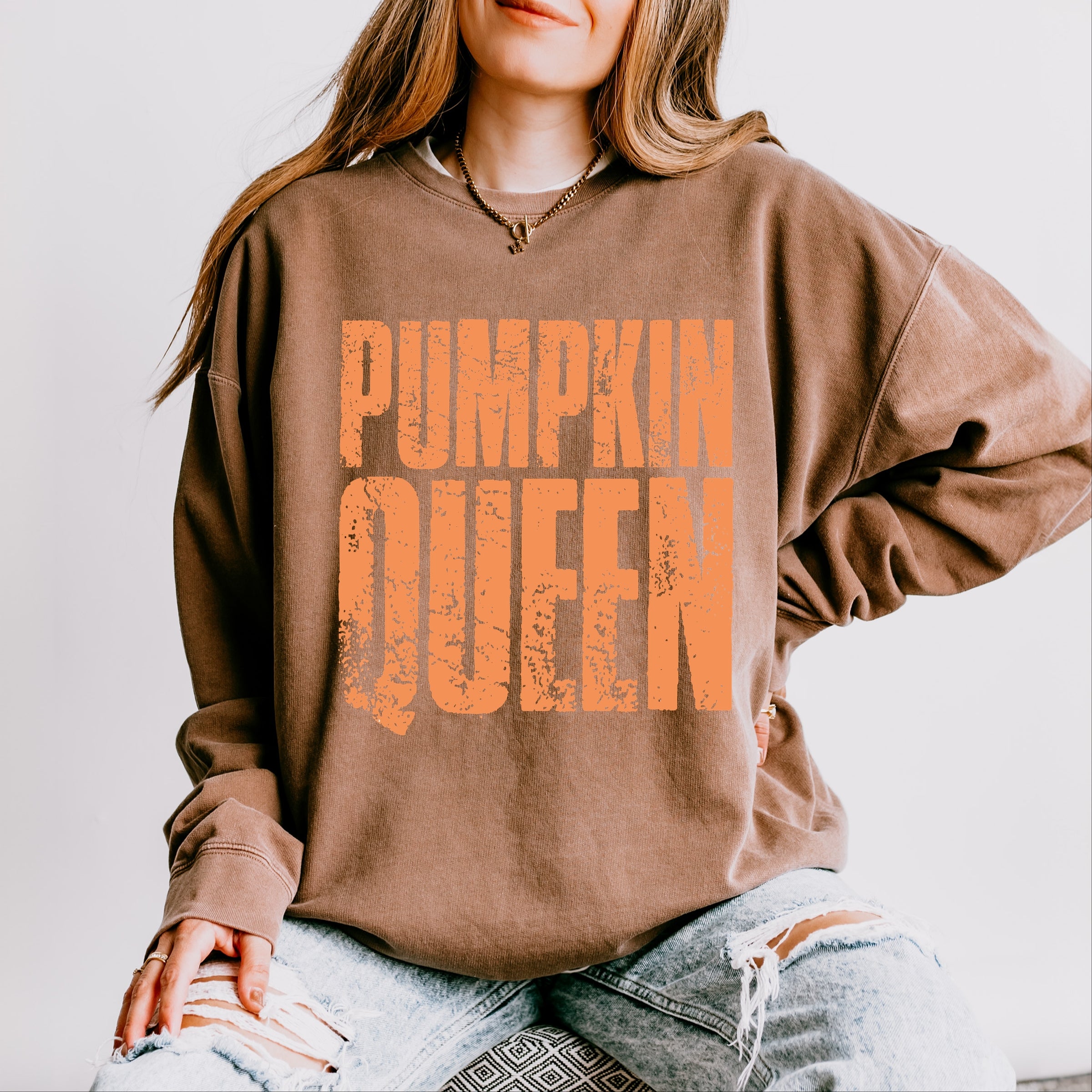 Pumpkin Queen Distressed - Women's Lightweight Garment Dyed Sweatshirt