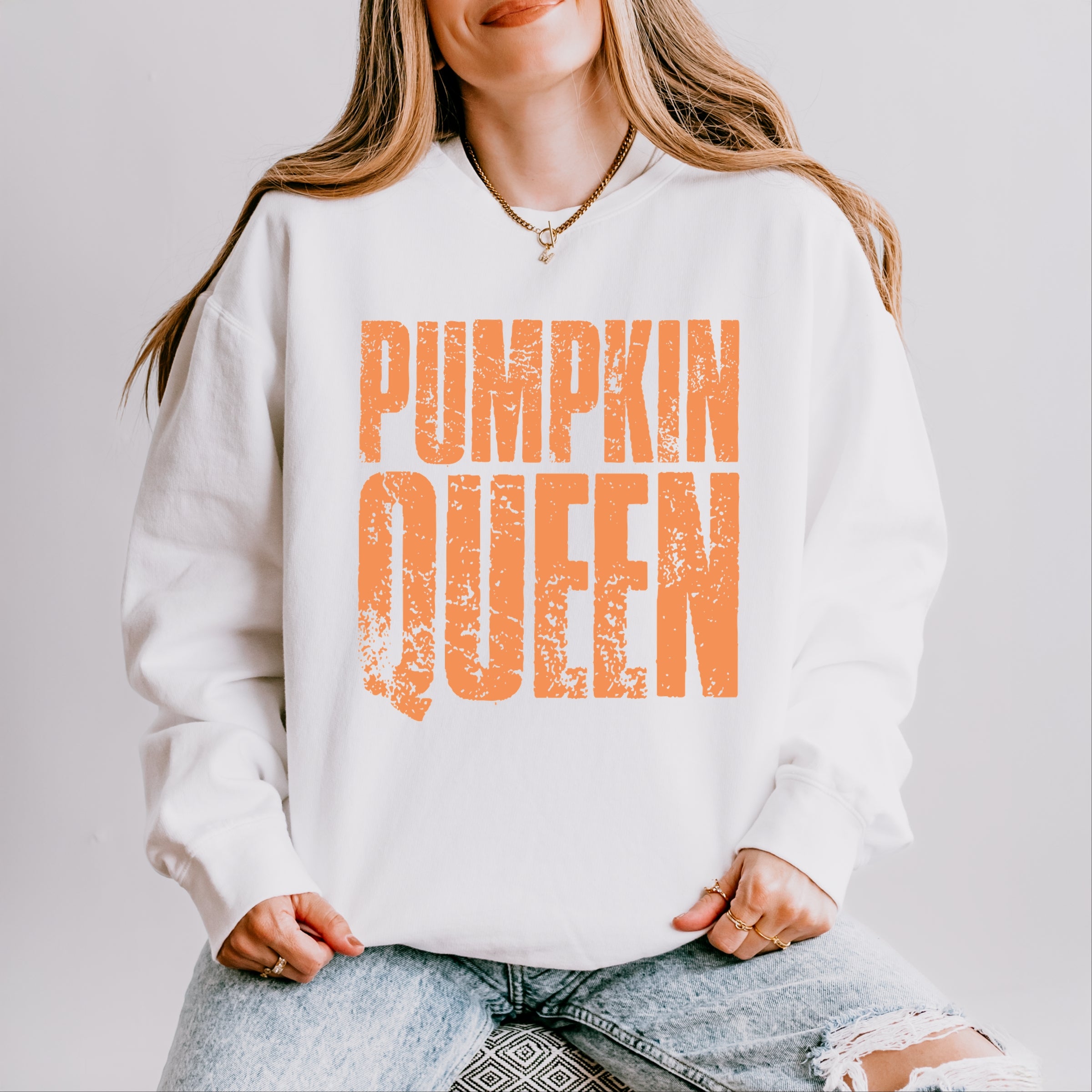 Pumpkin Queen Distressed - Women's Lightweight Garment Dyed Sweatshirt