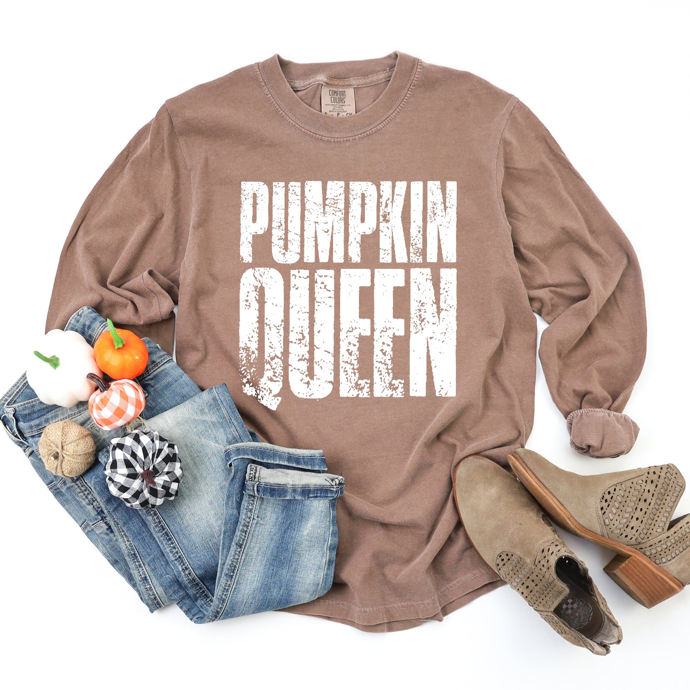 Pumpkin Queen Distressed - Women's Garment Dyed Long Sleeve Graphic T-Shirt