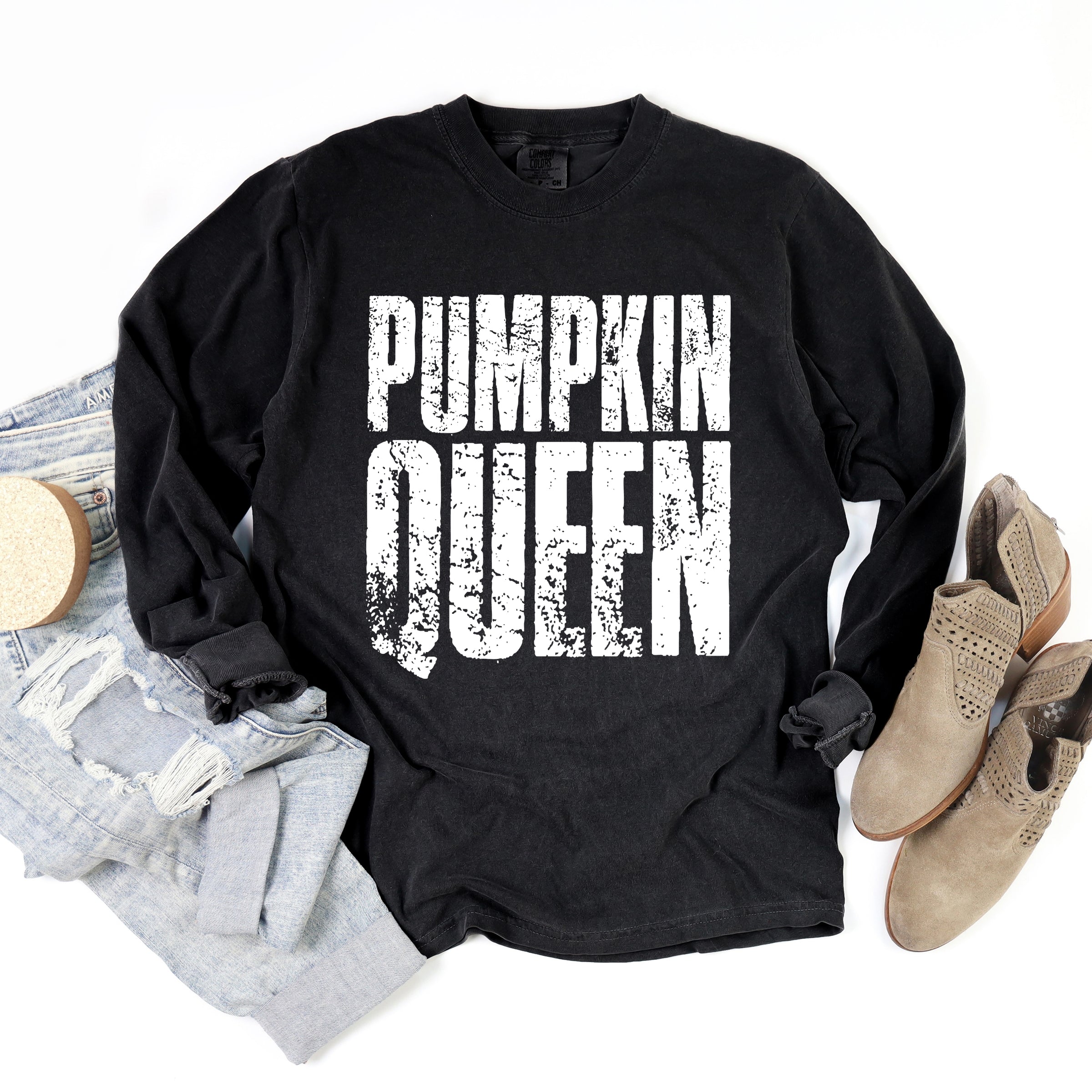 Pumpkin Queen Distressed - Women's Garment Dyed Long Sleeve Graphic T-Shirt