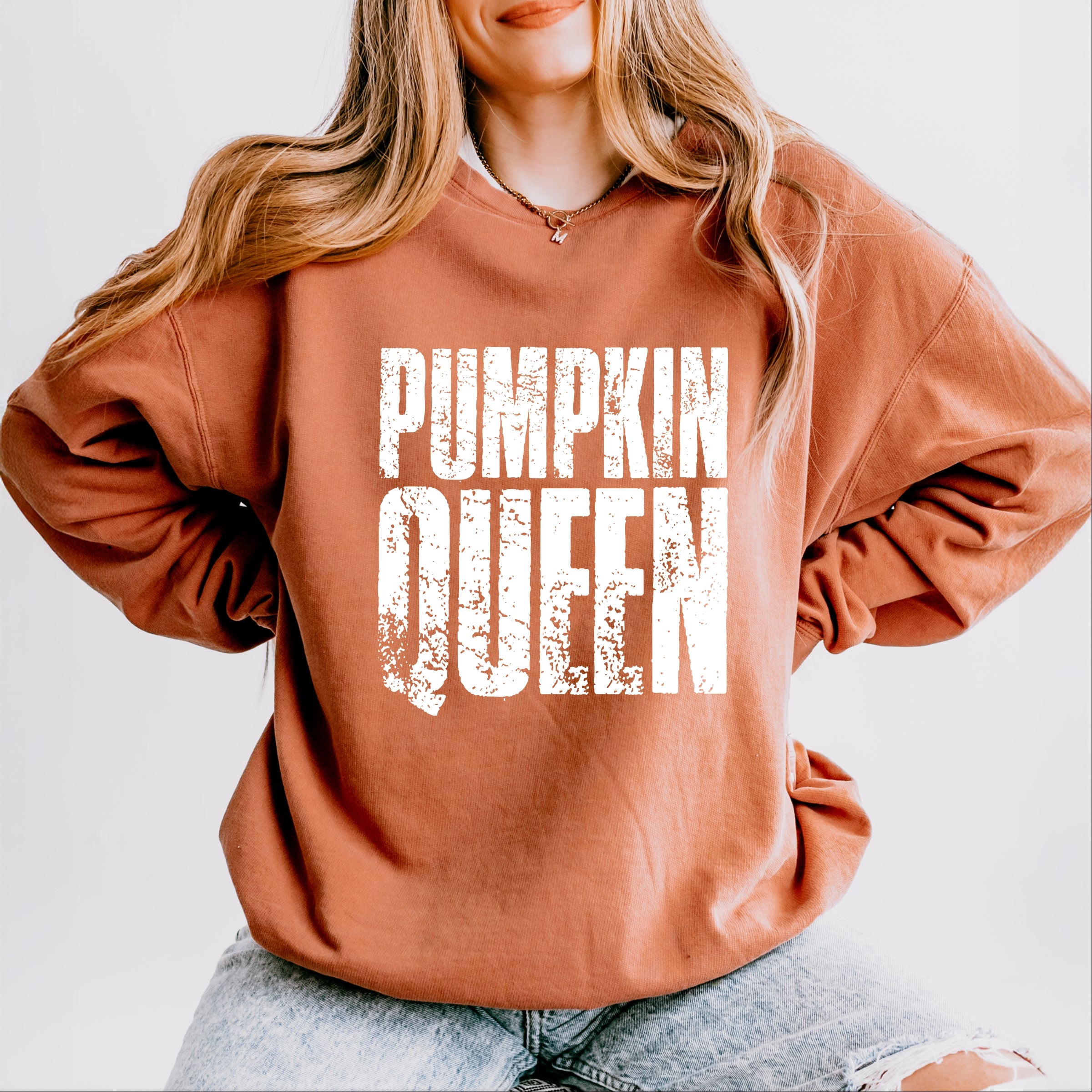 Pumpkin Queen Distressed - Women's Lightweight Garment Dyed Sweatshirt