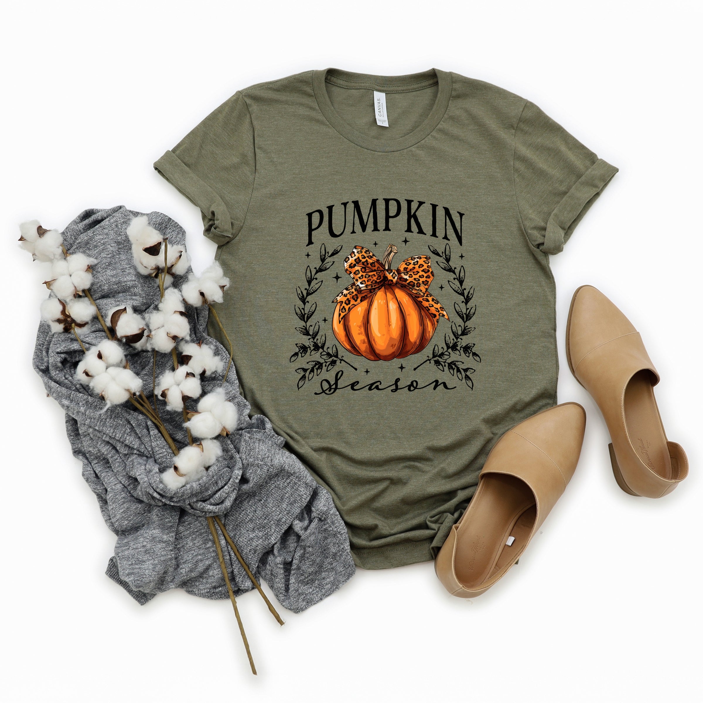 Pumpkin Season Leopard Bow - Women's Short Sleeve Graphic T-Shirt
