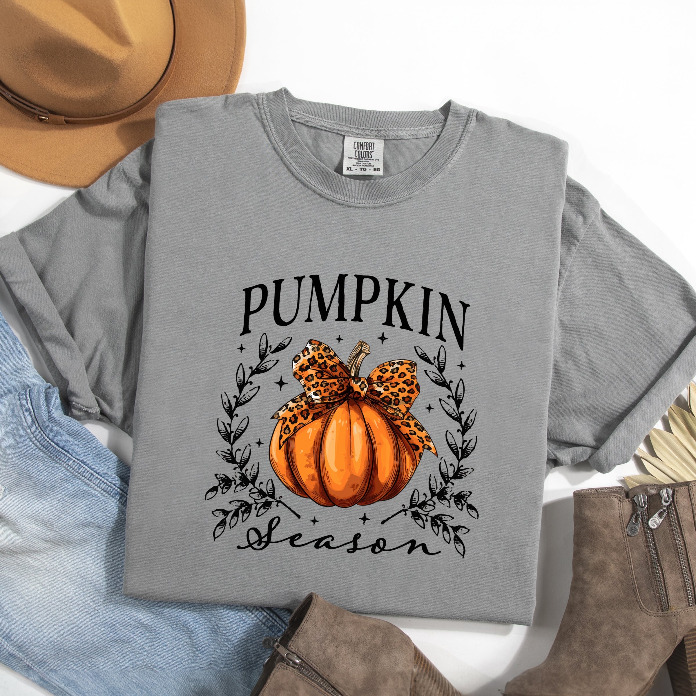 Pumpkin Season Leopard Bow - Women's Garment Dyed Graphic T-Shirt