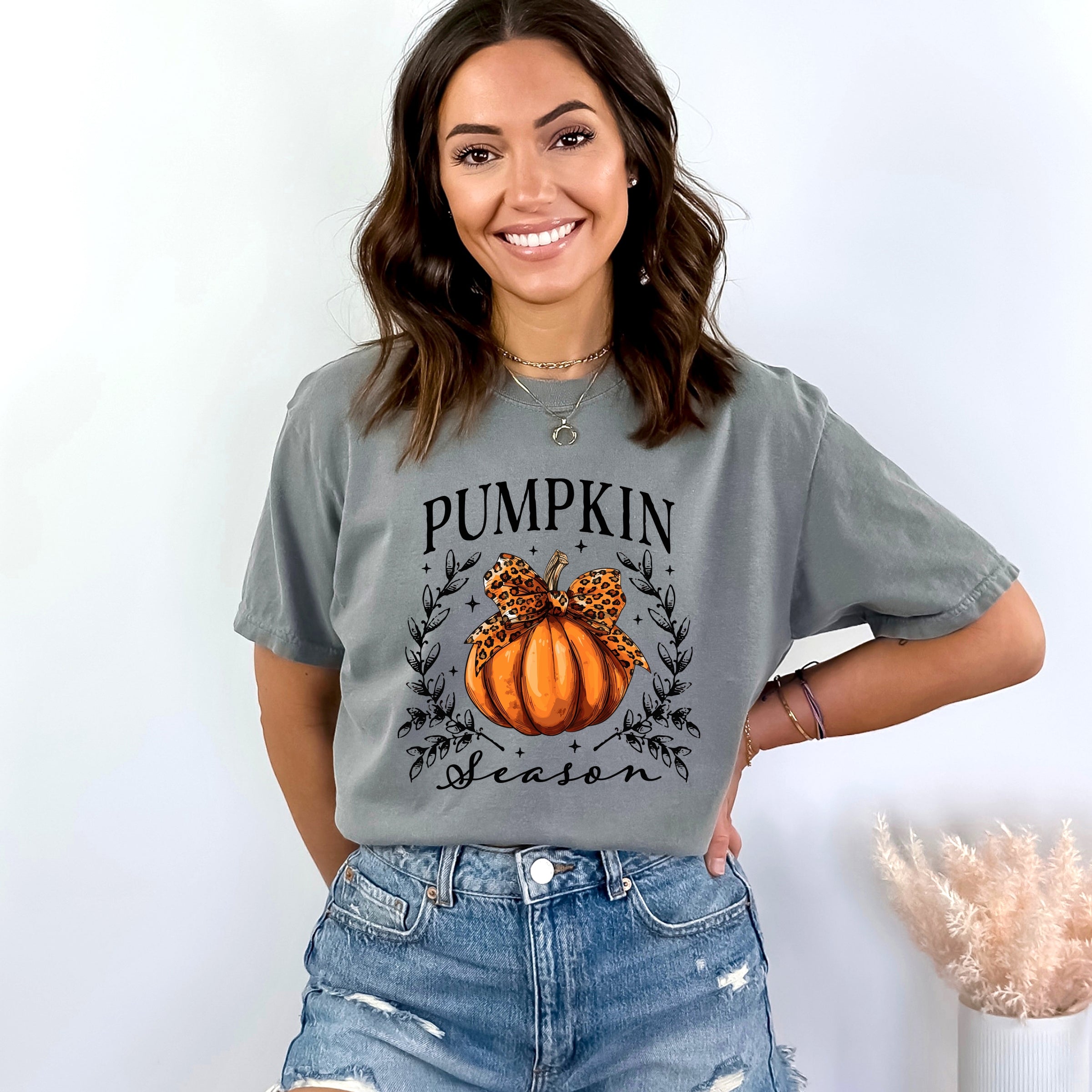 Pumpkin Season Leopard Bow - Women's Garment Dyed Graphic T-Shirt