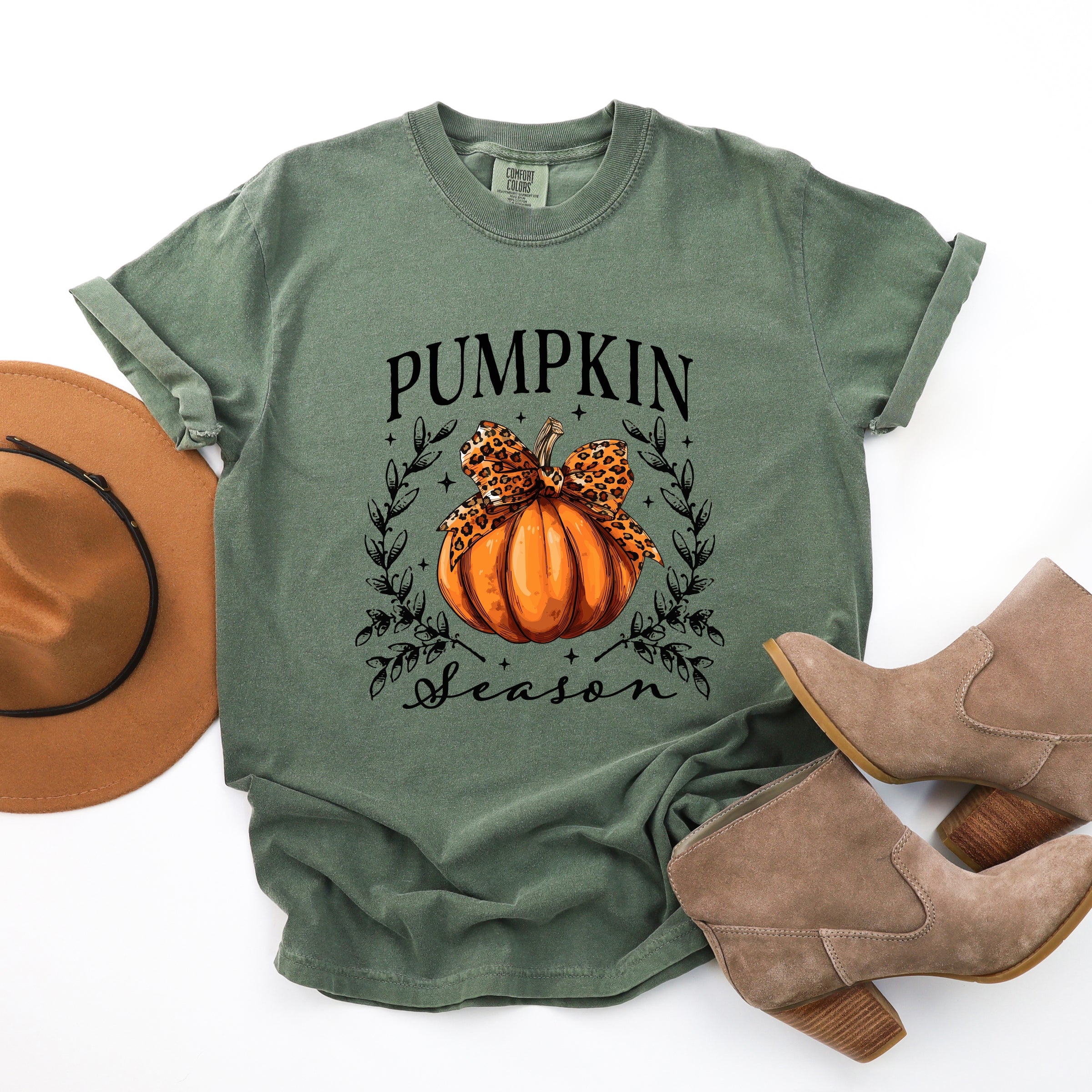 Pumpkin Season Leopard Bow - Women's Garment Dyed Graphic T-Shirt