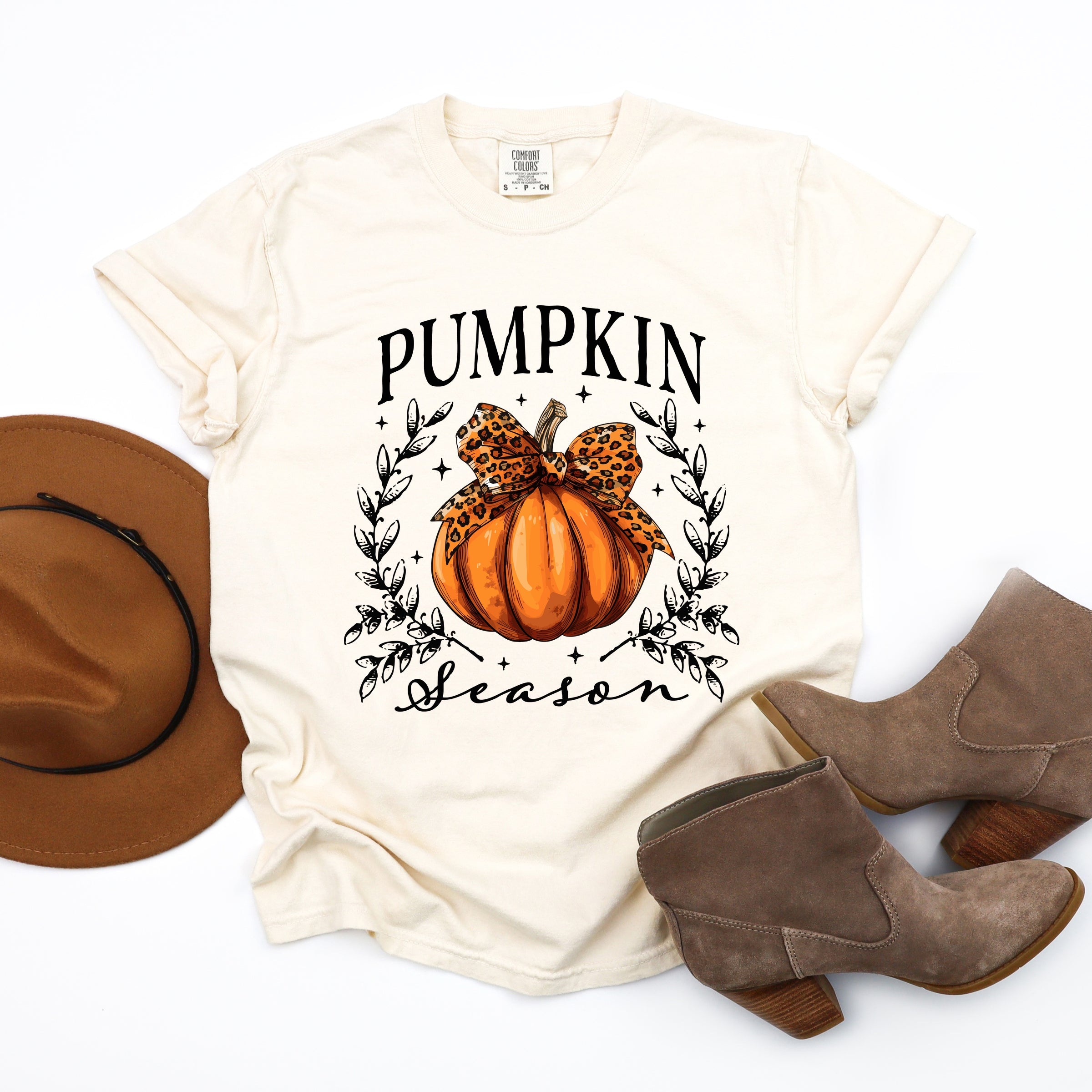 Pumpkin Season Leopard Bow - Women's Garment Dyed Graphic T-Shirt