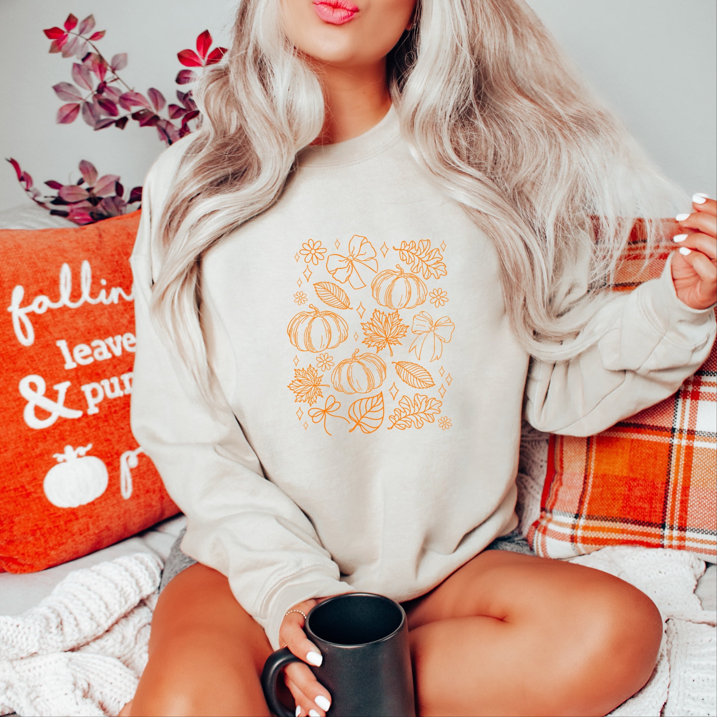 Fall Decorations Outline - Women's Graphic Sweatshirt