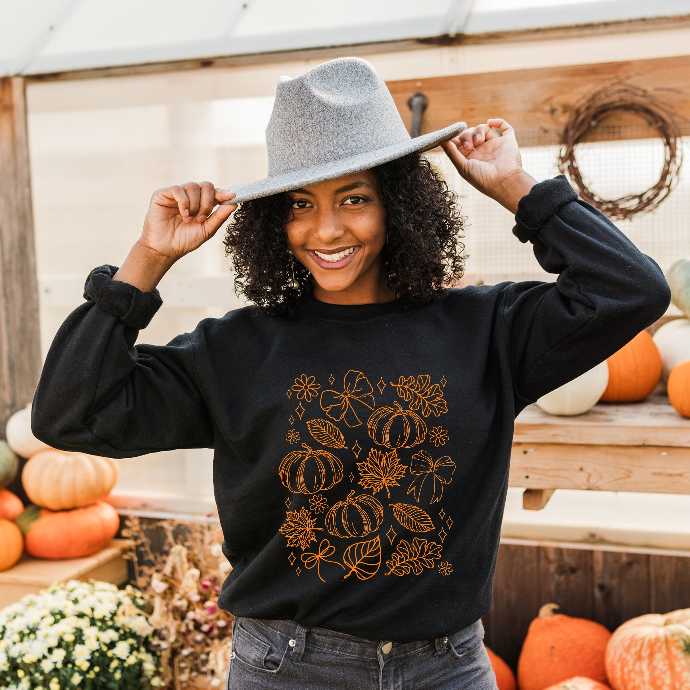 Fall Decorations Outline - Women's Graphic Sweatshirt