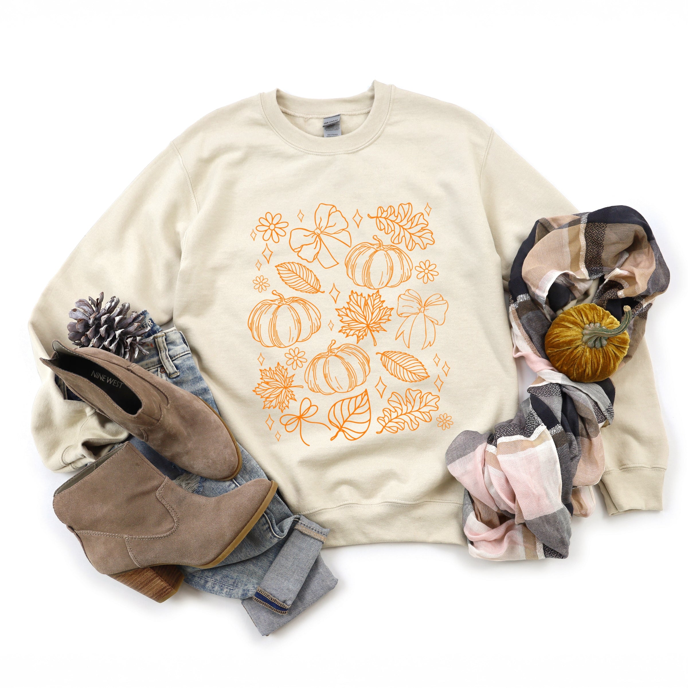 Fall Decorations Outline - Women's Graphic Sweatshirt
