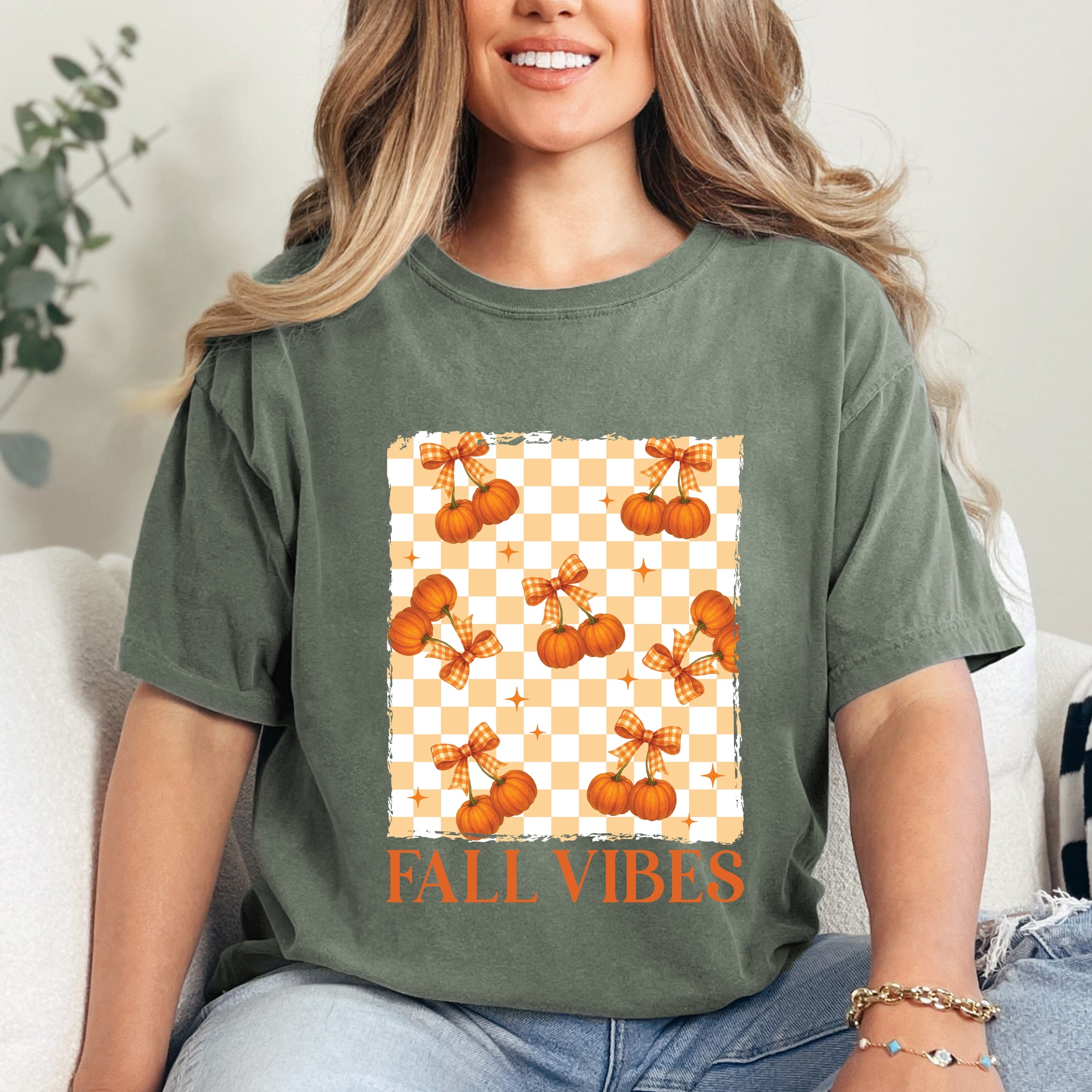 Fall Vibes Checked Pumpkins - Women's Garment Dyed Graphic T-Shirt