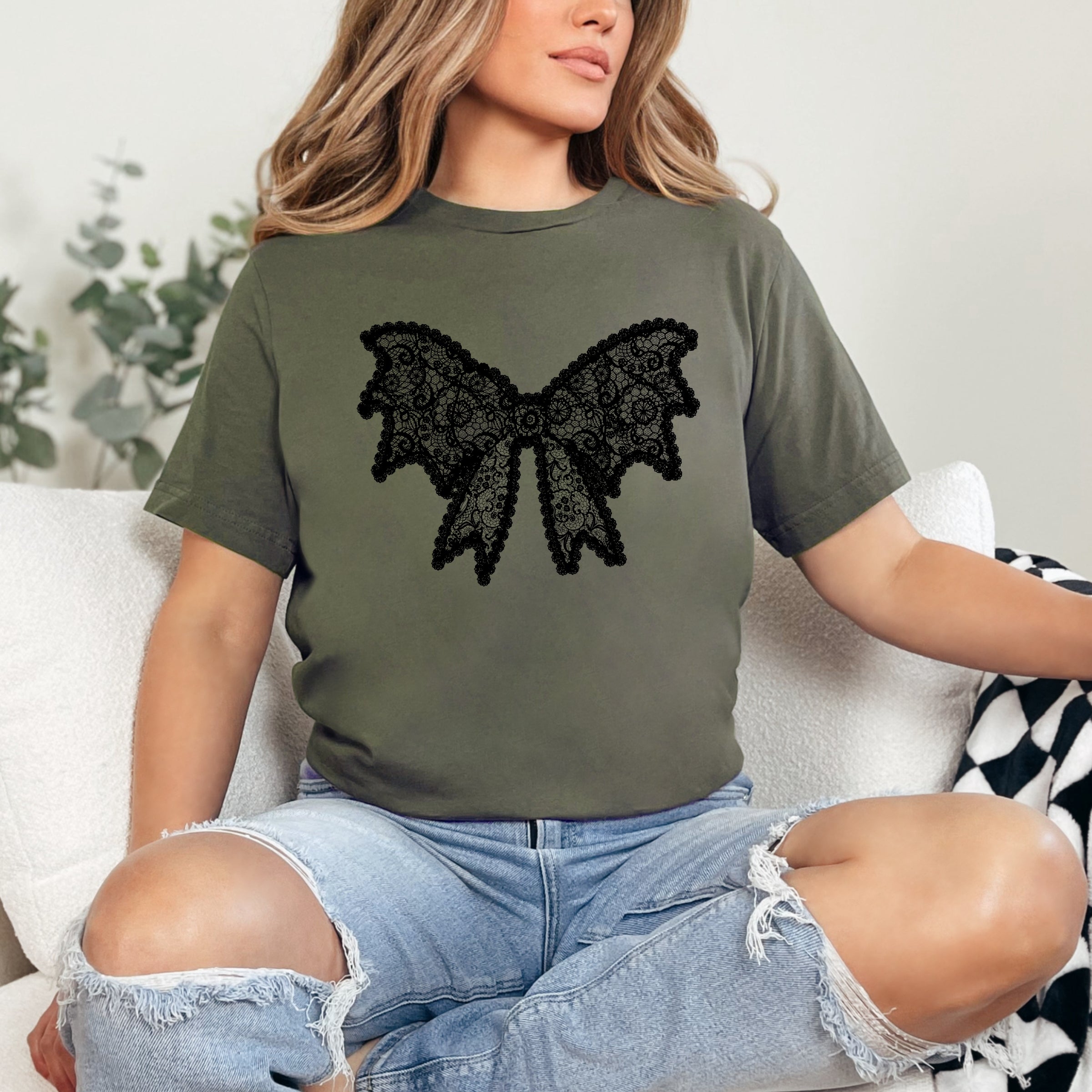 Lace Bow - Women's Short Sleeve Graphic T-Shirt