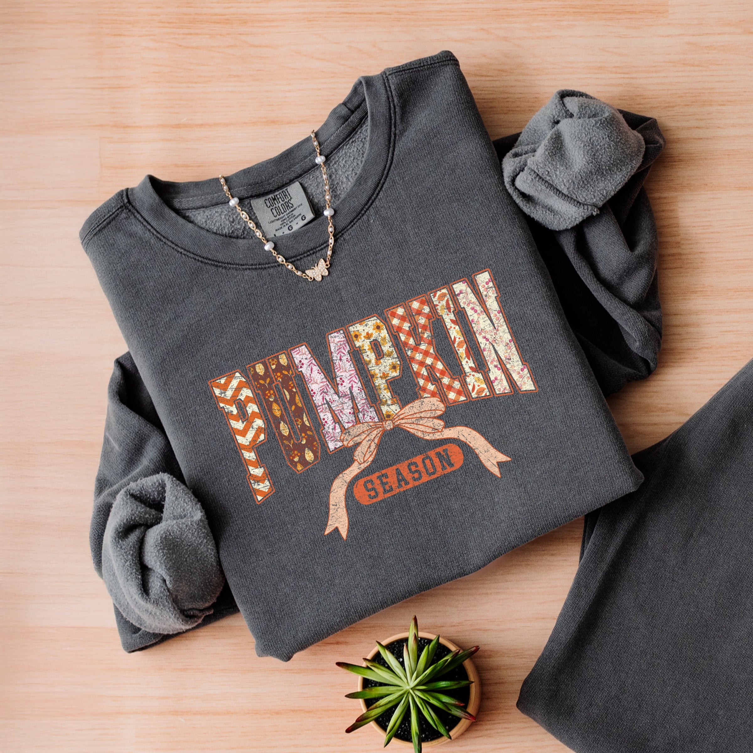 Pumpkin Season Patterns - Womens Lightweight Garment Dyed Sweatshirt