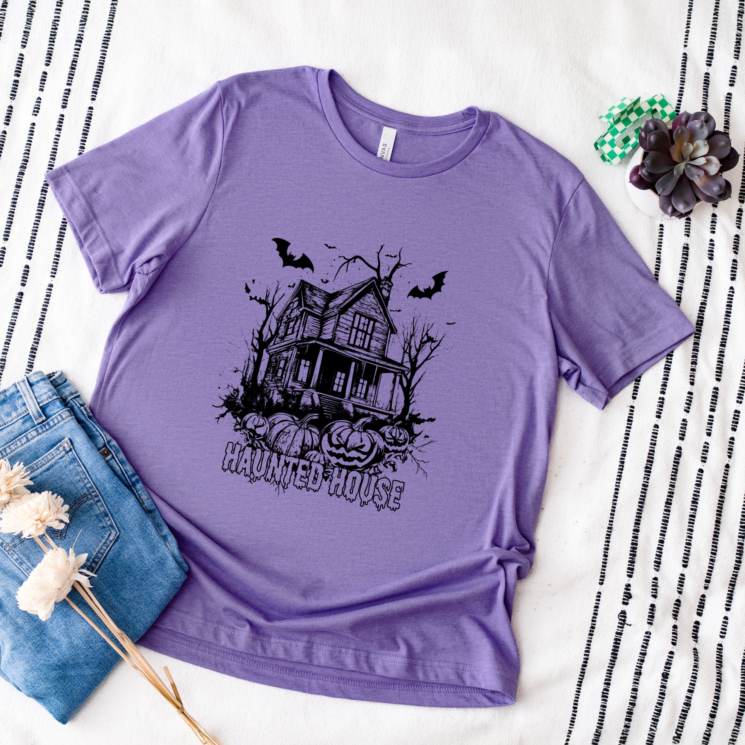 Haunted House Pumpkins And Bats - Short Sleeve Tee