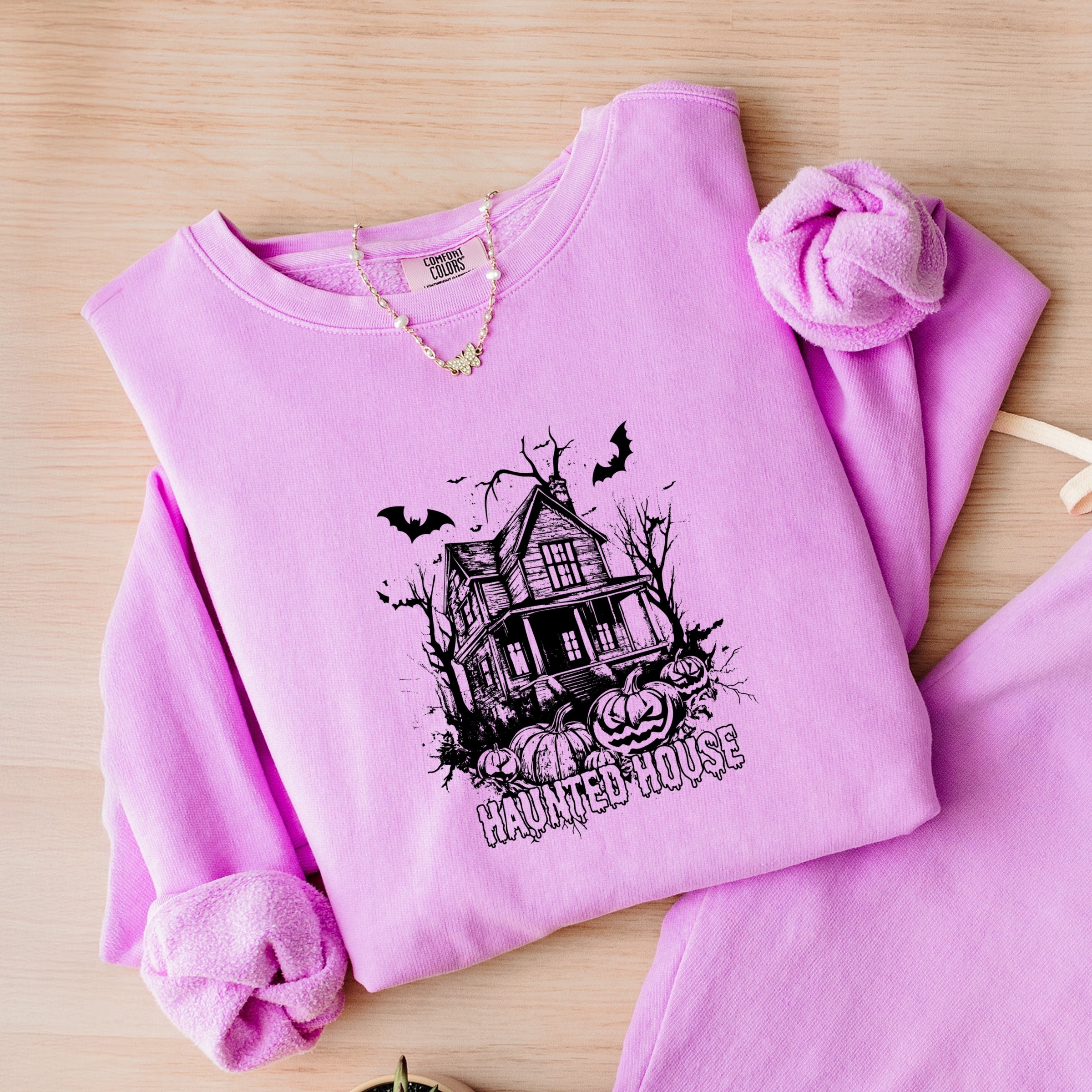 Haunted House Pumpkins And Bats - Lightweight Garment Dyed Sweatshirt