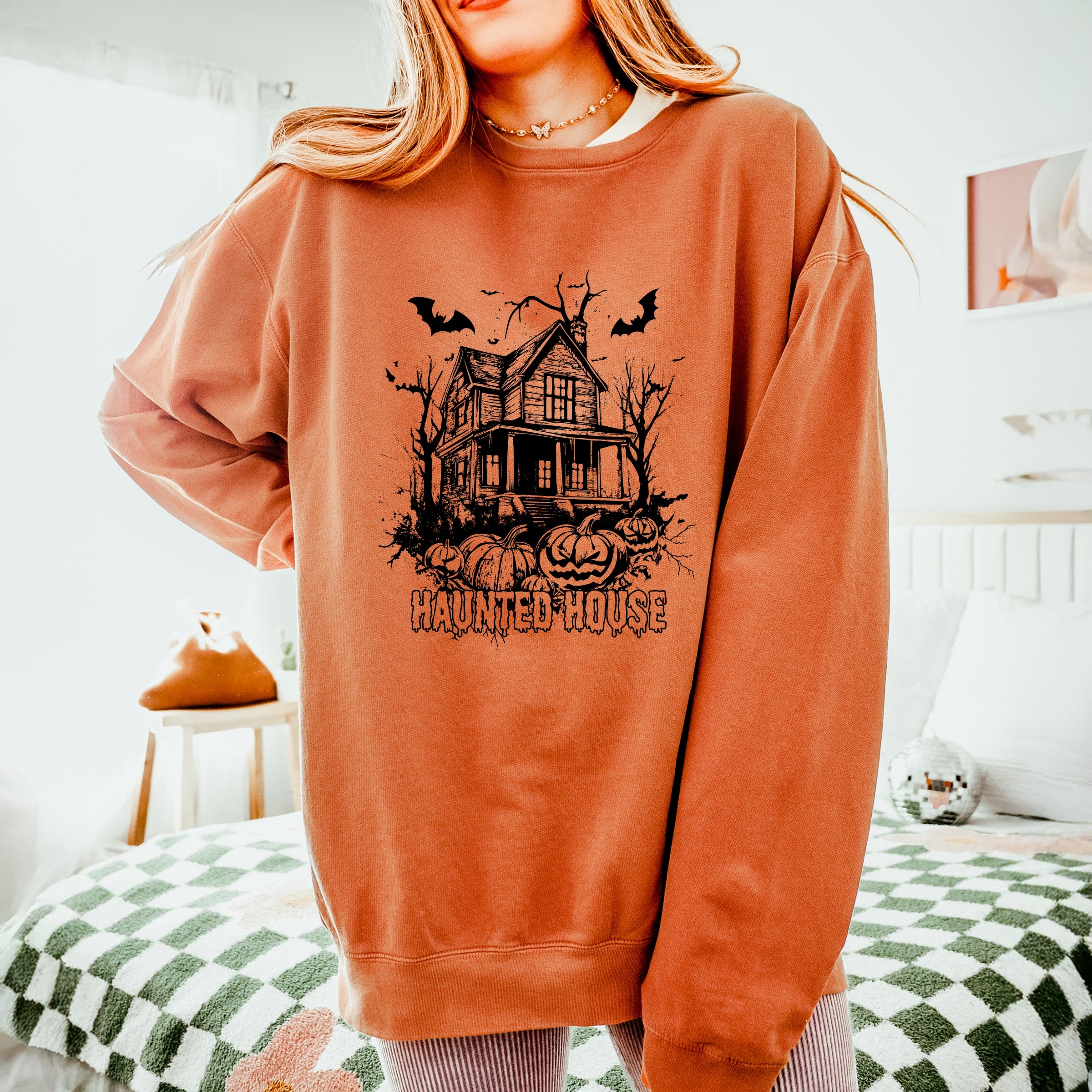 Haunted House Pumpkins And Bats - Lightweight Garment Dyed Sweatshirt
