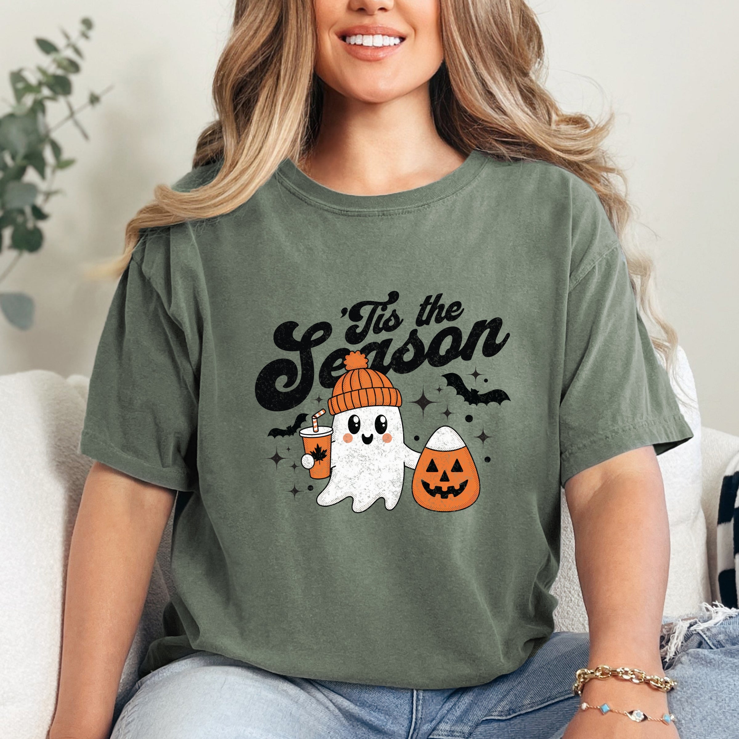 Tis The Season Ghost Retro - Womens Garment Dyed Tee