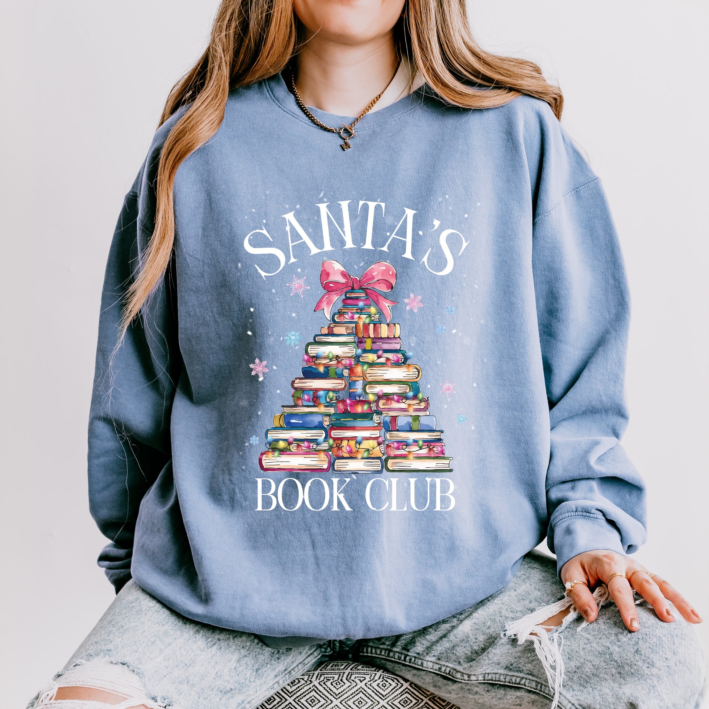 Santa's Book Club - Women's Lightweight Garment Dyed Sweatshirt