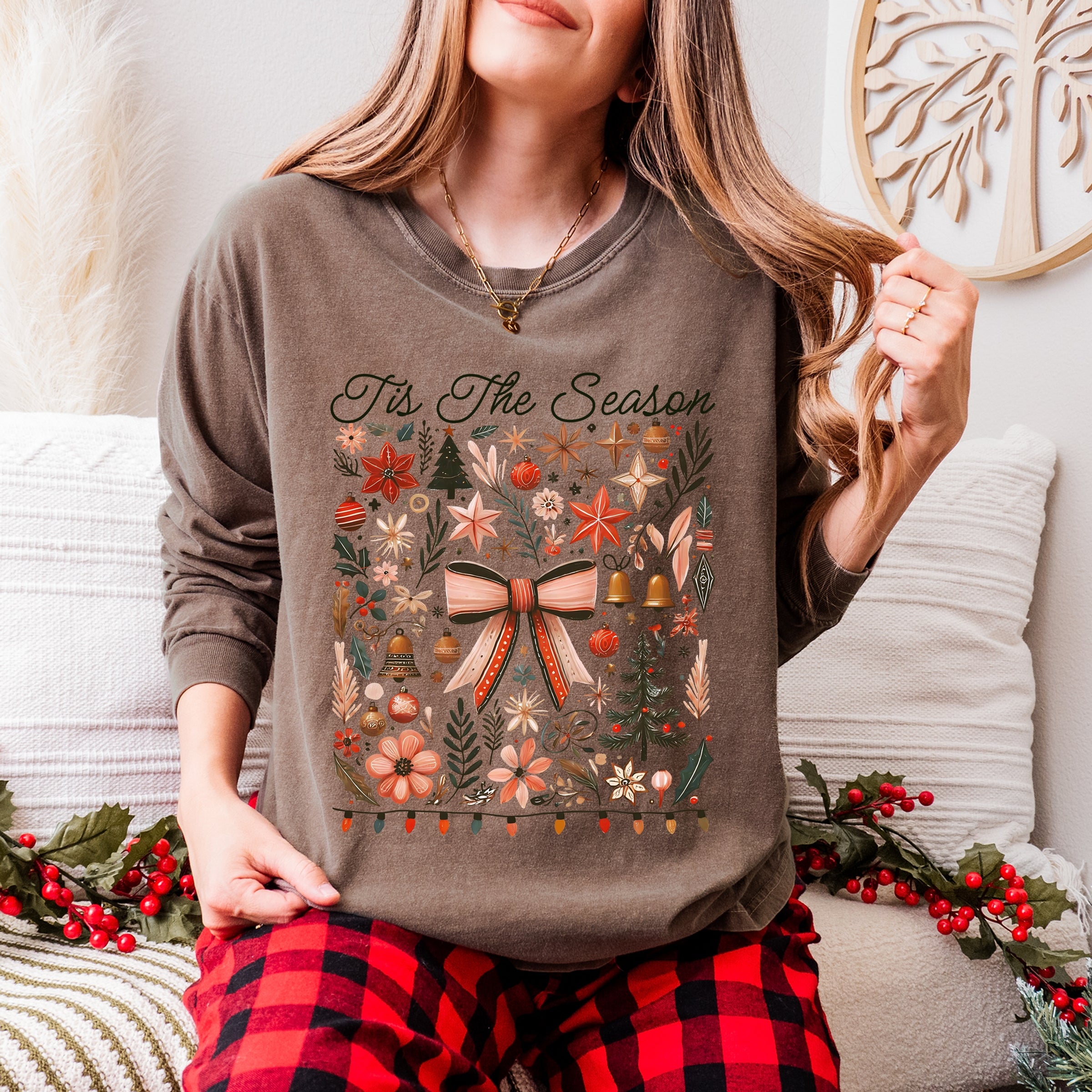 Tis The Season Coquette - Women's Garment Dyed Long Sleeve Graphic T-Shirt