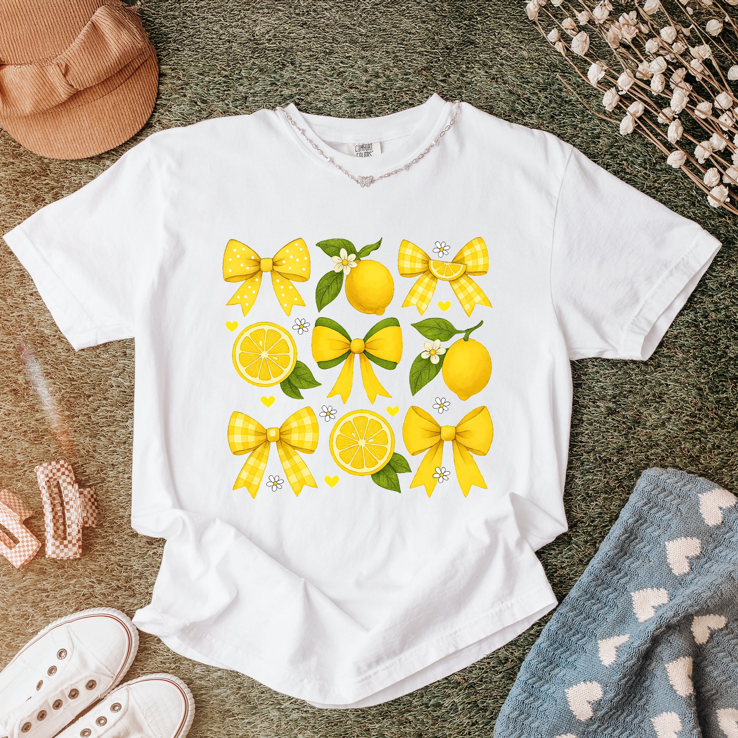 Coquette Lemons Pattern Bows - Women's Garment Dyed Graphic T-Shirt