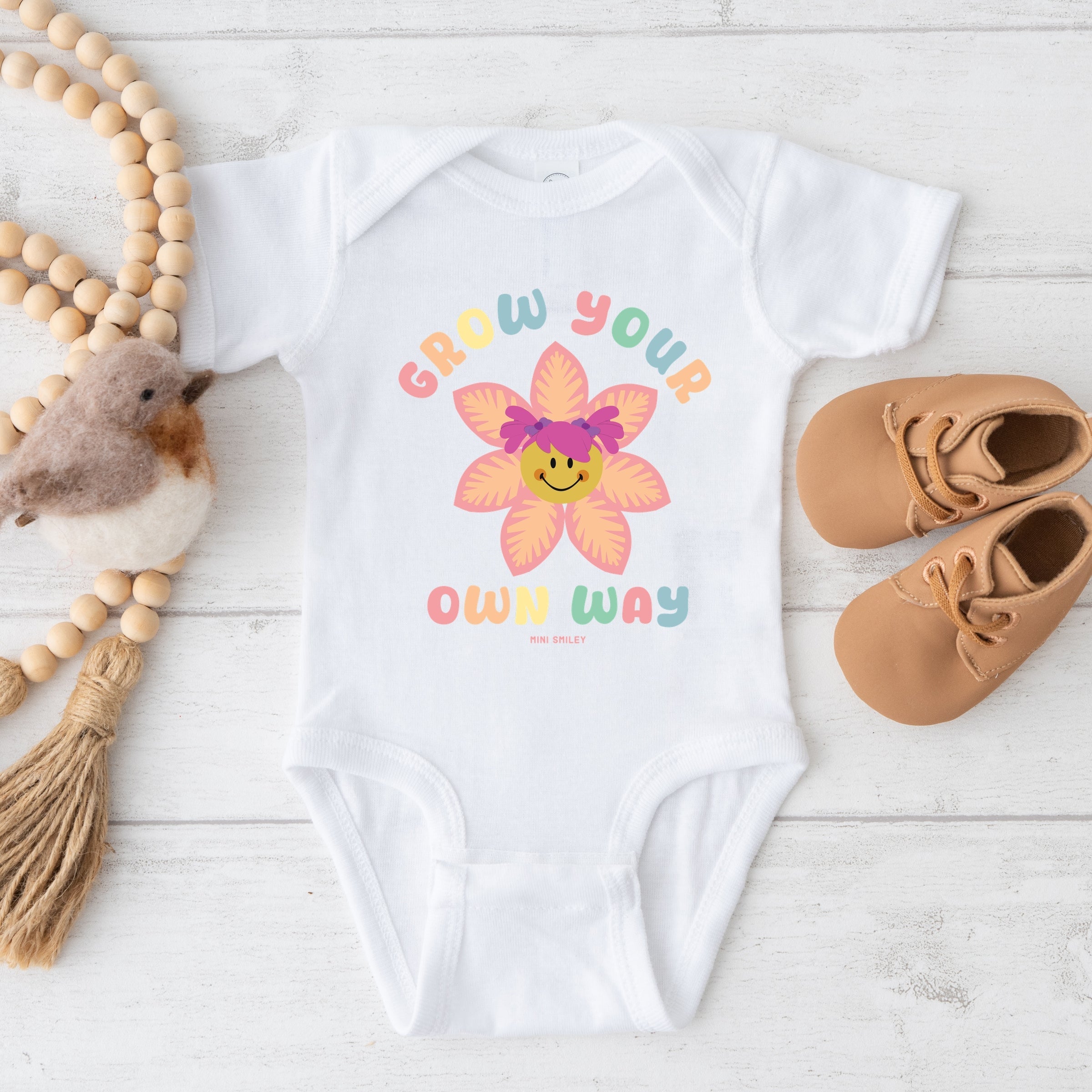 Mini Smiley Grow Your Own Way - Baby Short Sleeve Graphic Bodysuit