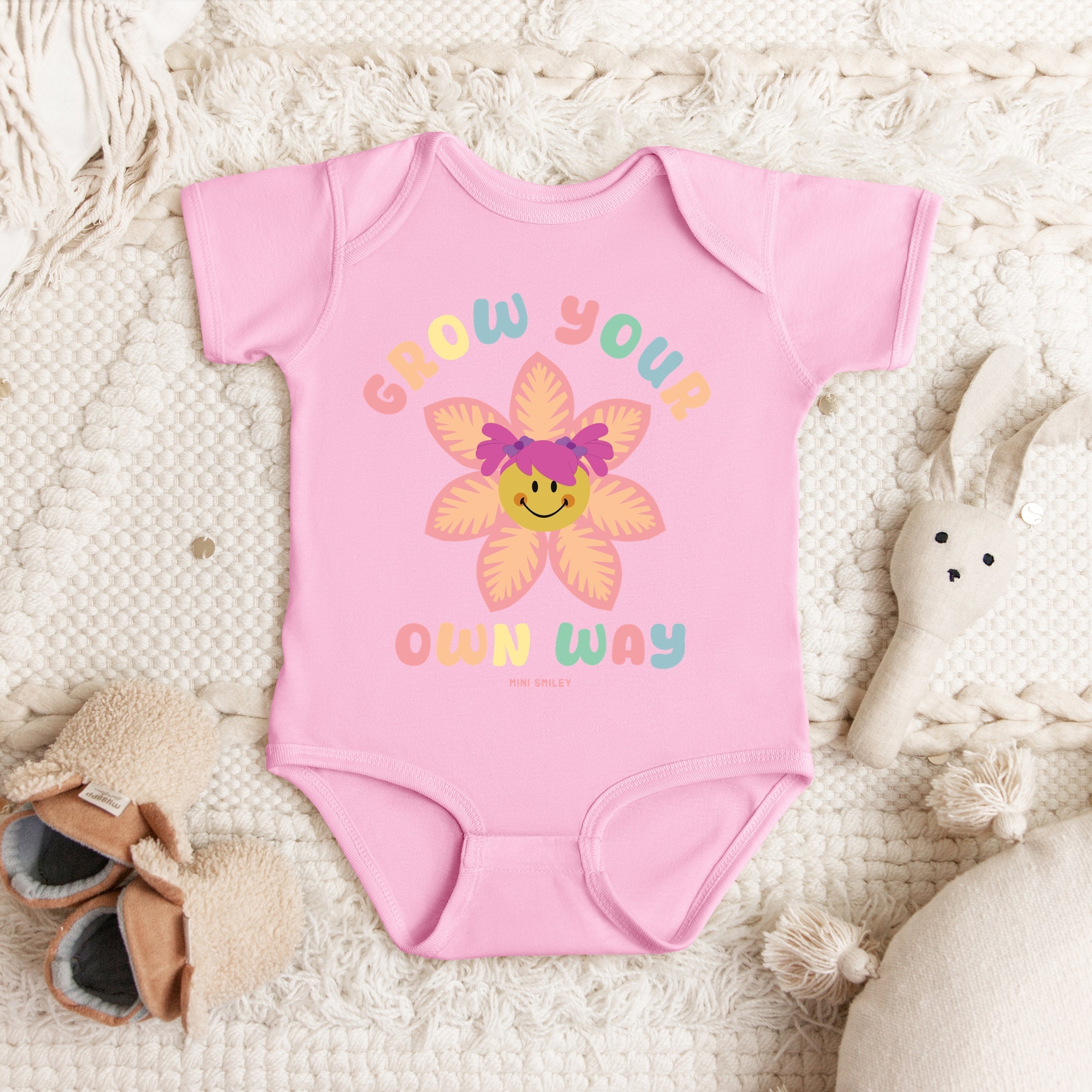 Mini Smiley Grow Your Own Way - Baby Short Sleeve Graphic Bodysuit