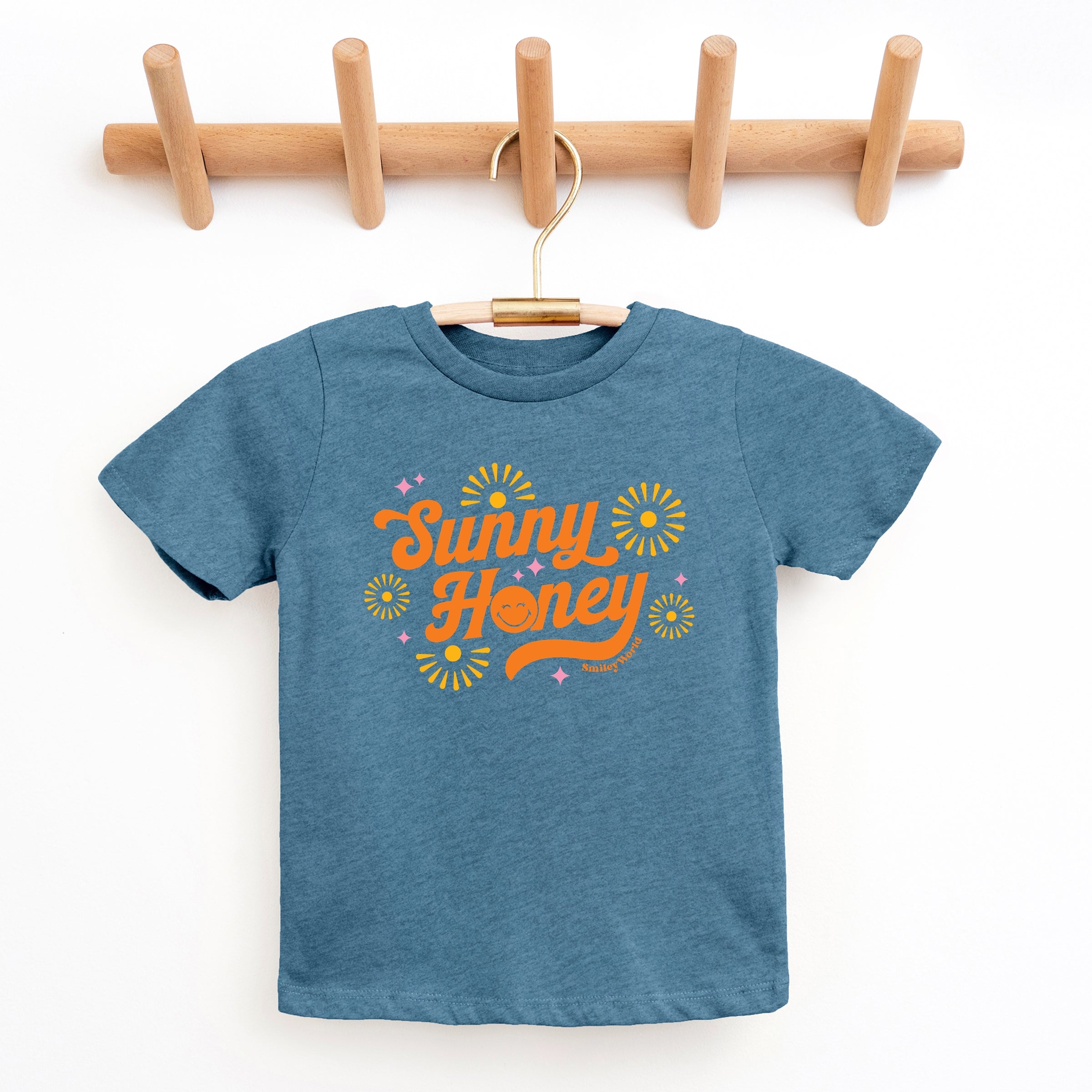 SmileyWorld Sunny Honey - Youth Short Sleeve Graphic T-Shirt