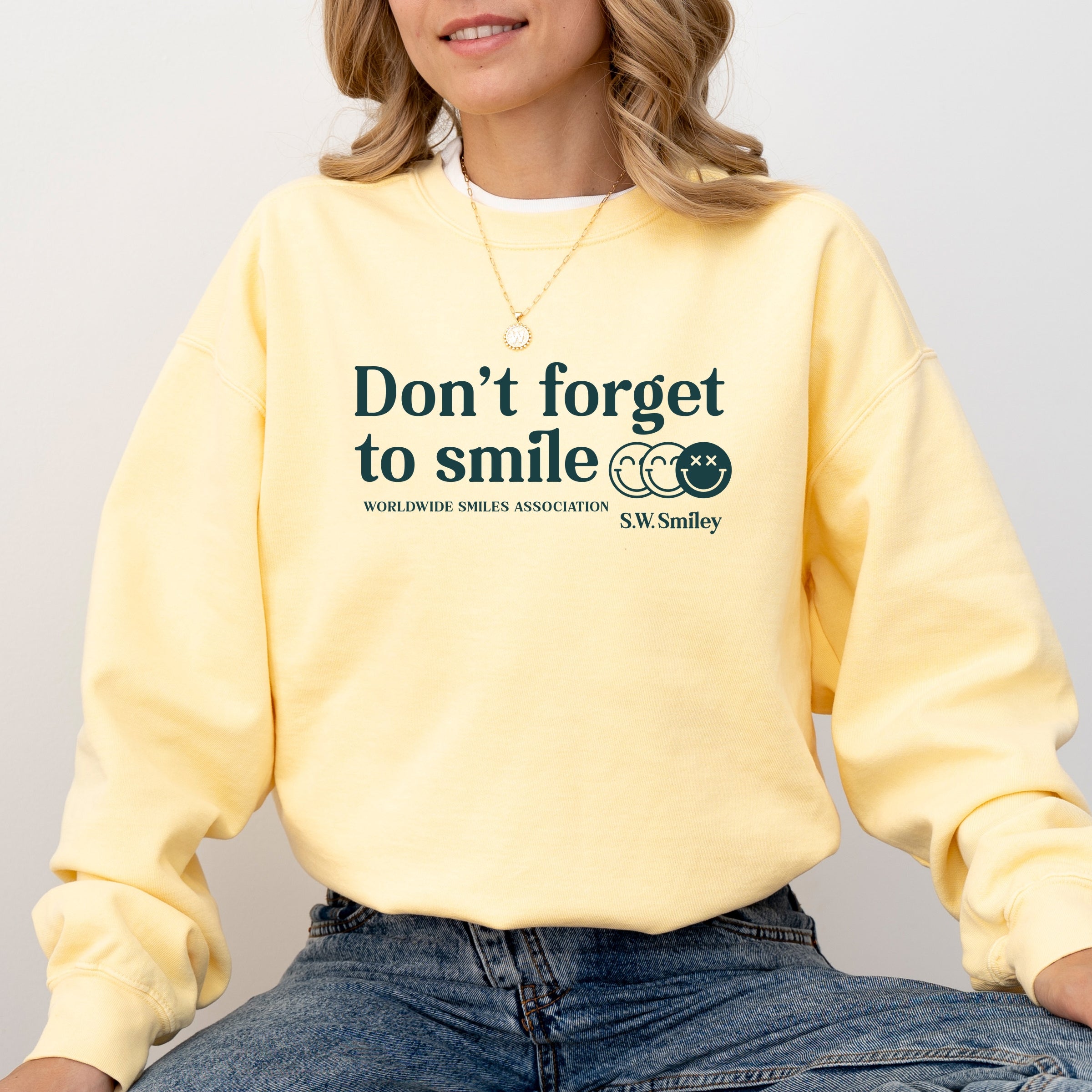 S.W.Smiley Don't Forget To Smile - Women's Garment Dyed Graphic Sweatshirt