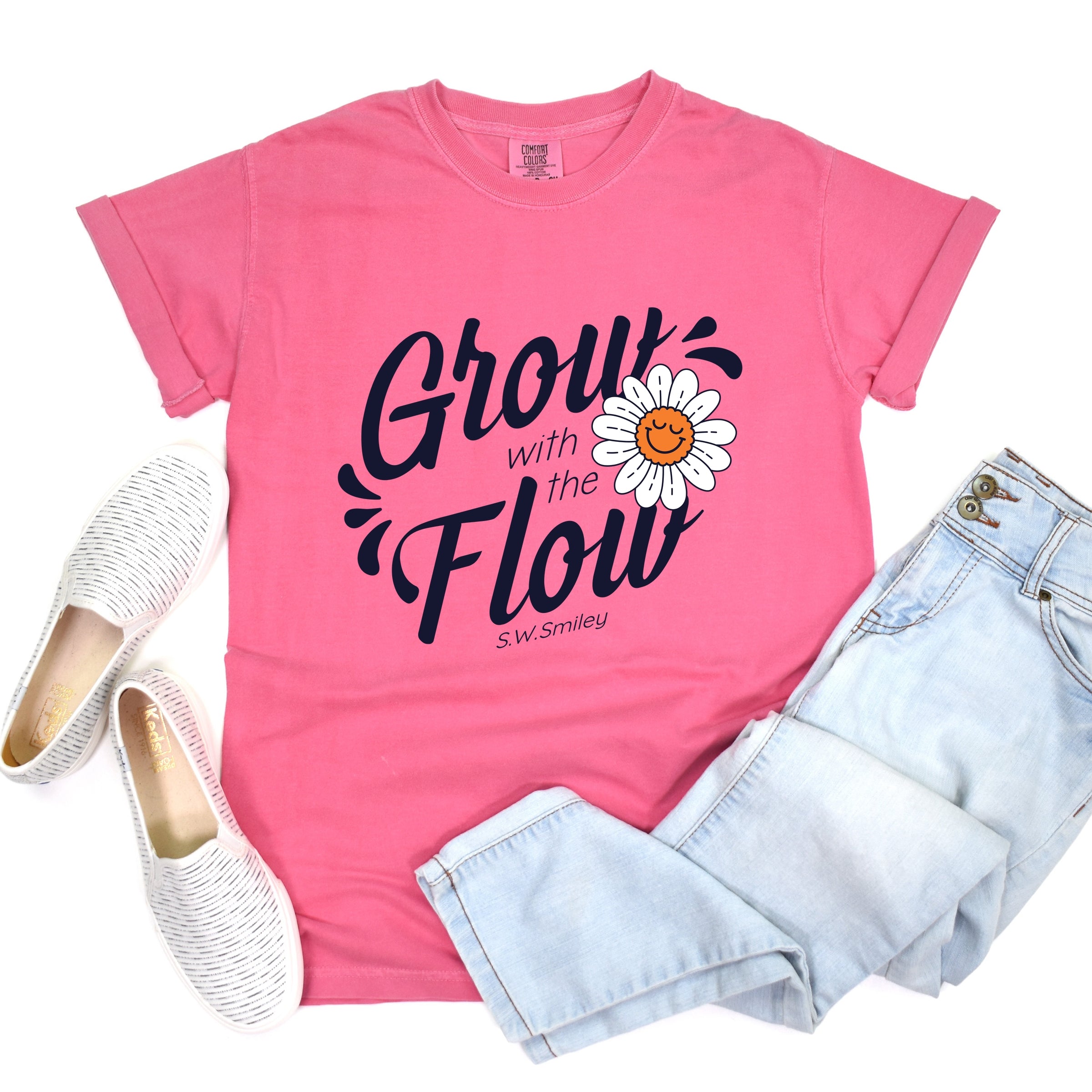 S.W.Smiley Grow With The Flow Flower - Women's Garment Dyed Graphic T-Shirt