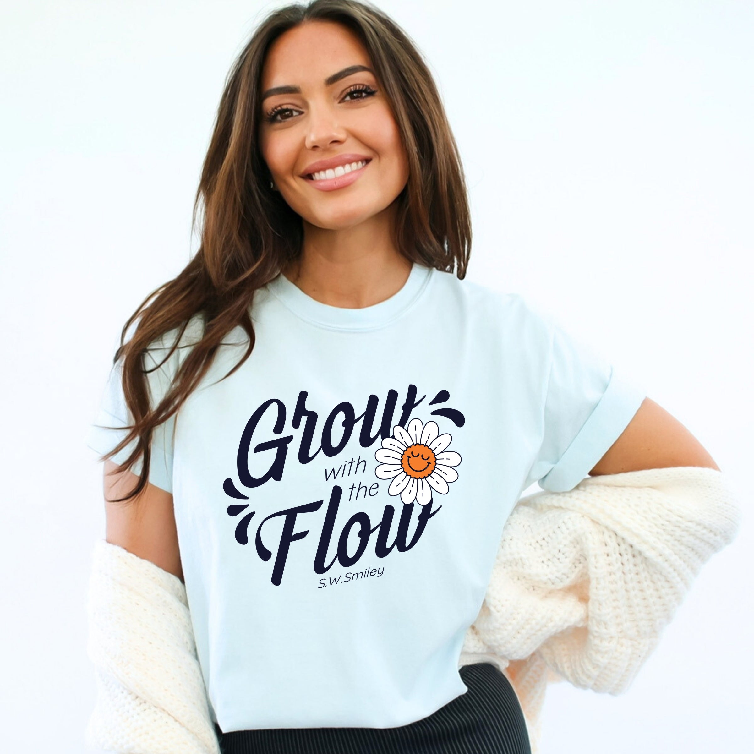 S.W.Smiley Grow With The Flow Flower - Women's Garment Dyed Graphic T-Shirt
