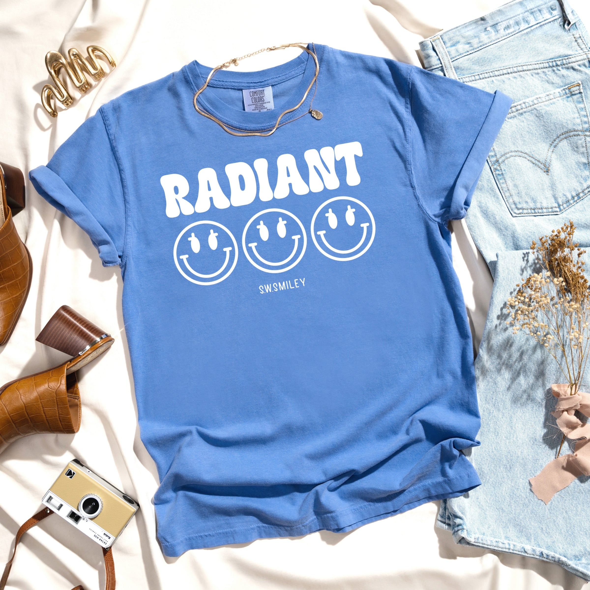 S.W.Smiley Radiant Groovy Outline - Women's Garment Dyed Graphic T-Shirt