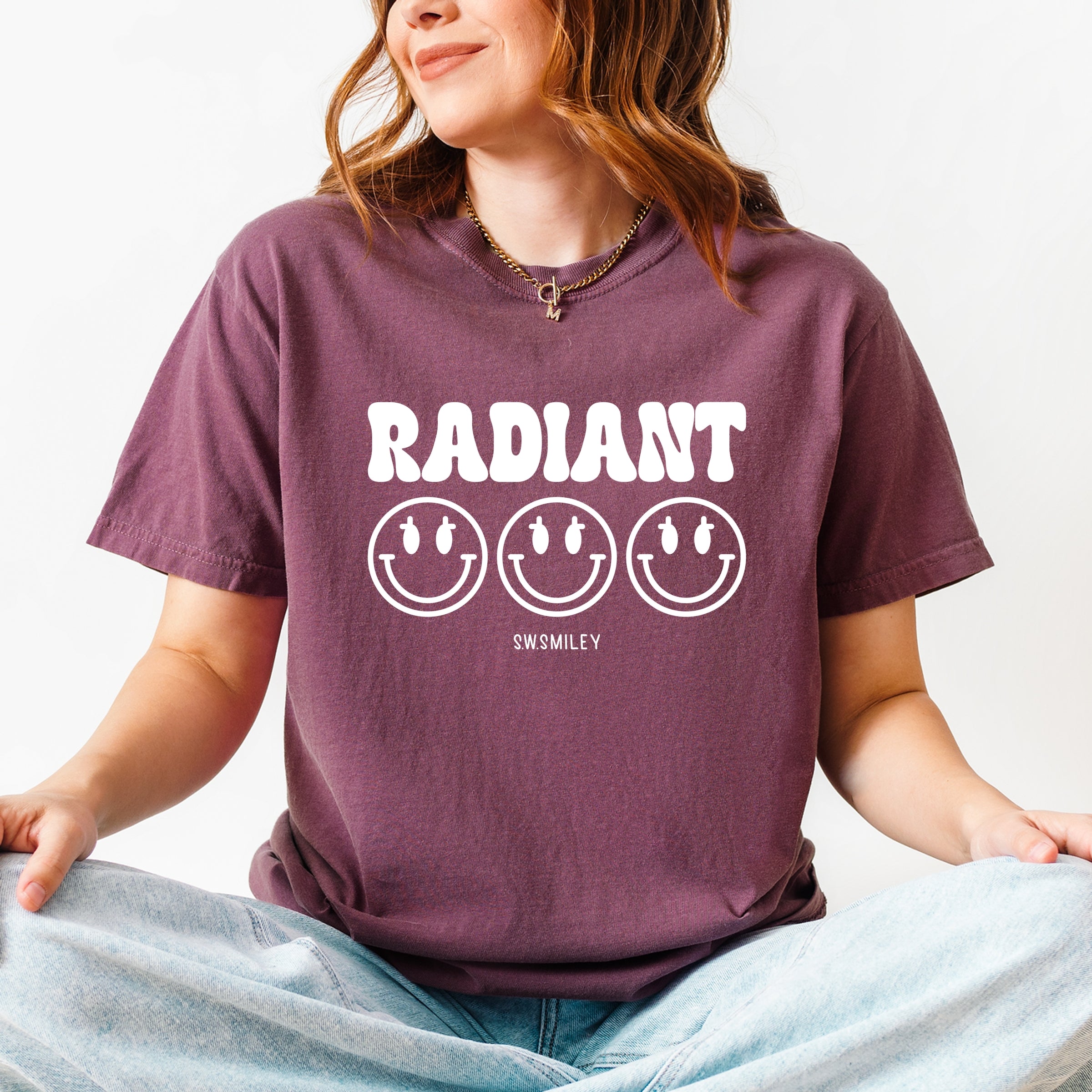 S.W.Smiley Radiant Groovy Outline - Women's Garment Dyed Graphic T-Shirt