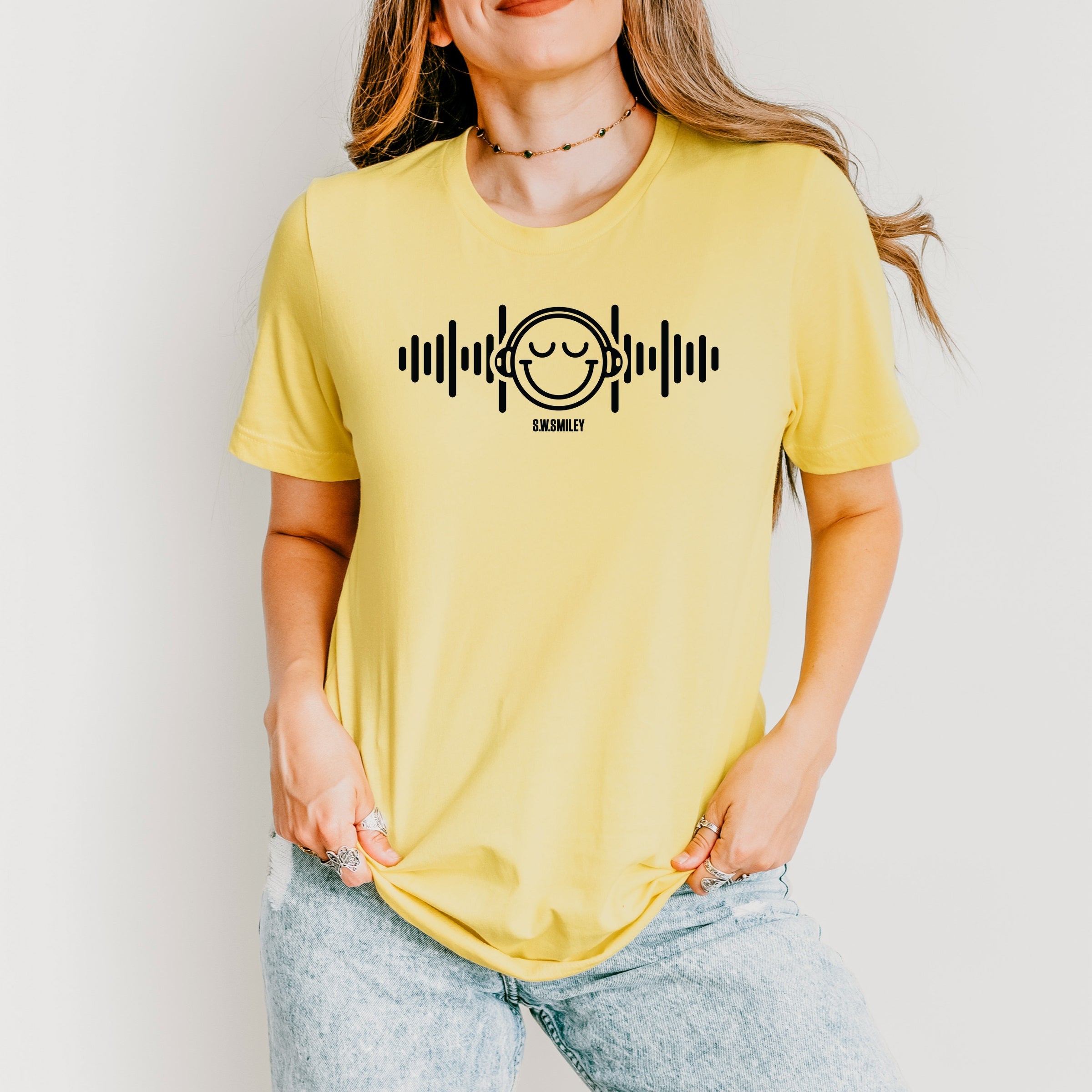 S.W.Smiley Headphones Music - Women's Short Sleeve Graphic T-Shirt
