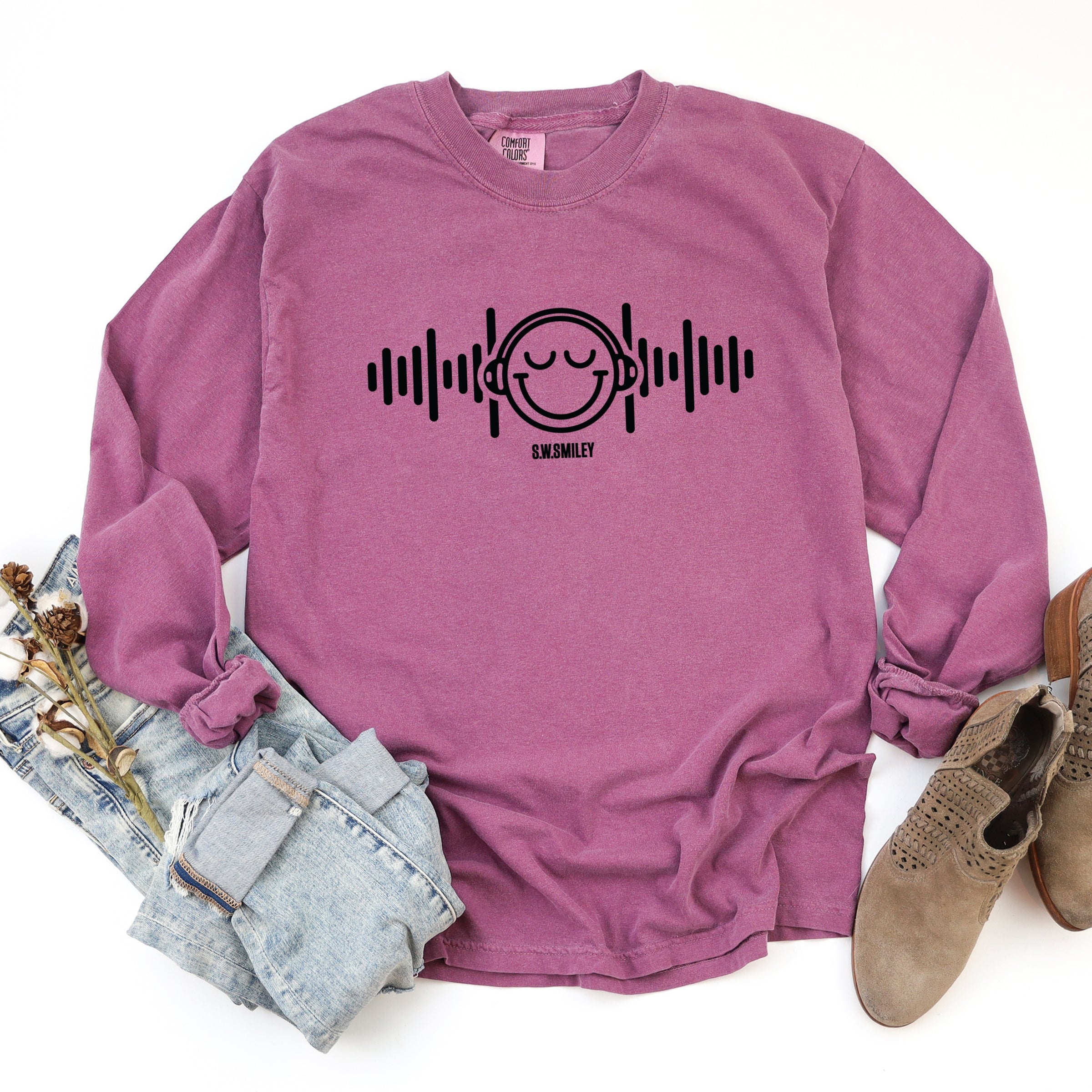 S.W.Smiley Headphones Music - Women's Garment Dyed Long Sleeve Graphic T-Shirt