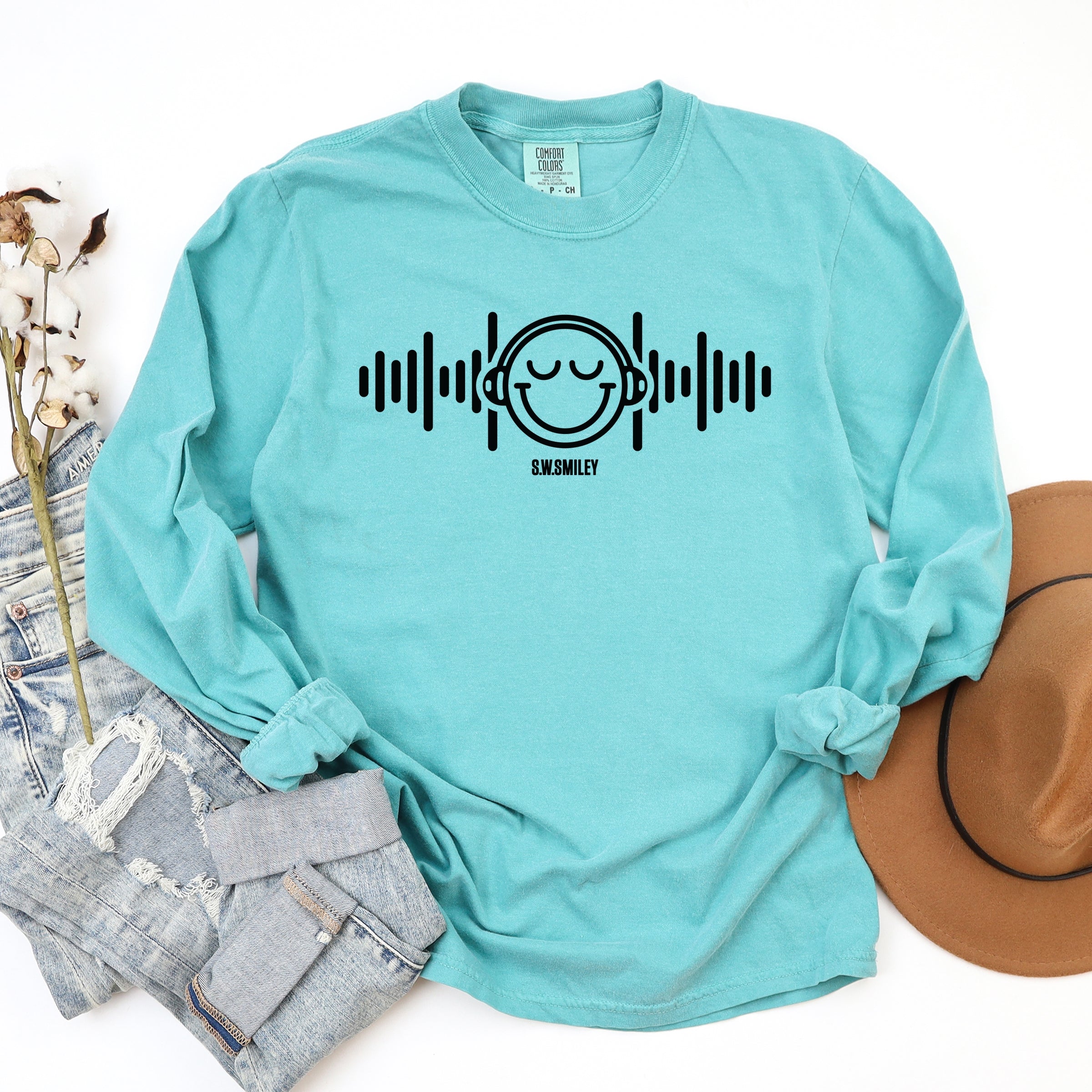 S.W.Smiley Headphones Music - Women's Garment Dyed Long Sleeve Graphic T-Shirt