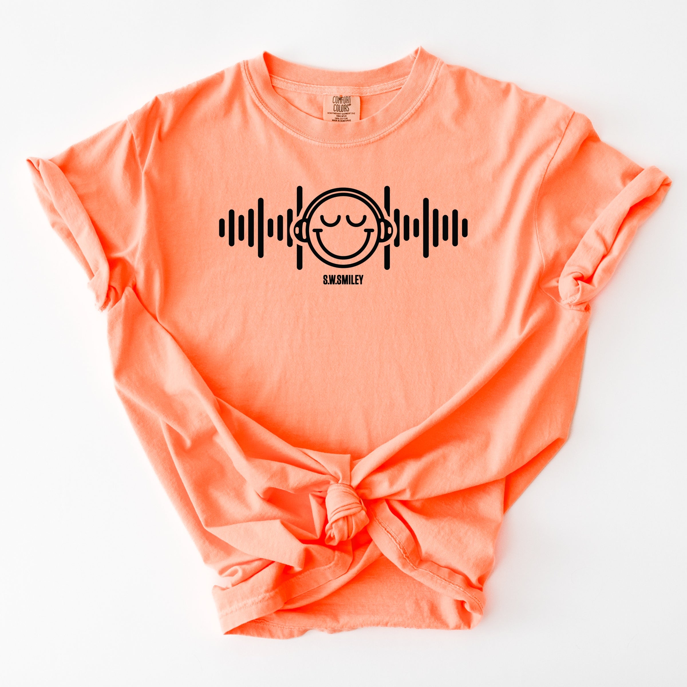 S.W.Smiley Headphones Music - Women's Garment Dyed Graphic T-Shirt