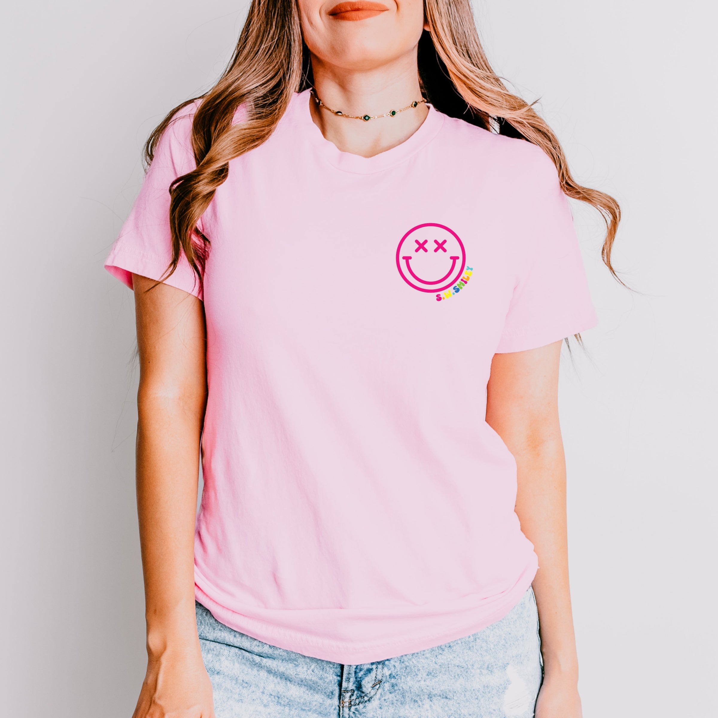 S.W.Smiley Simple Wink Bold - Women's Short Sleeve Graphic T-Shirt