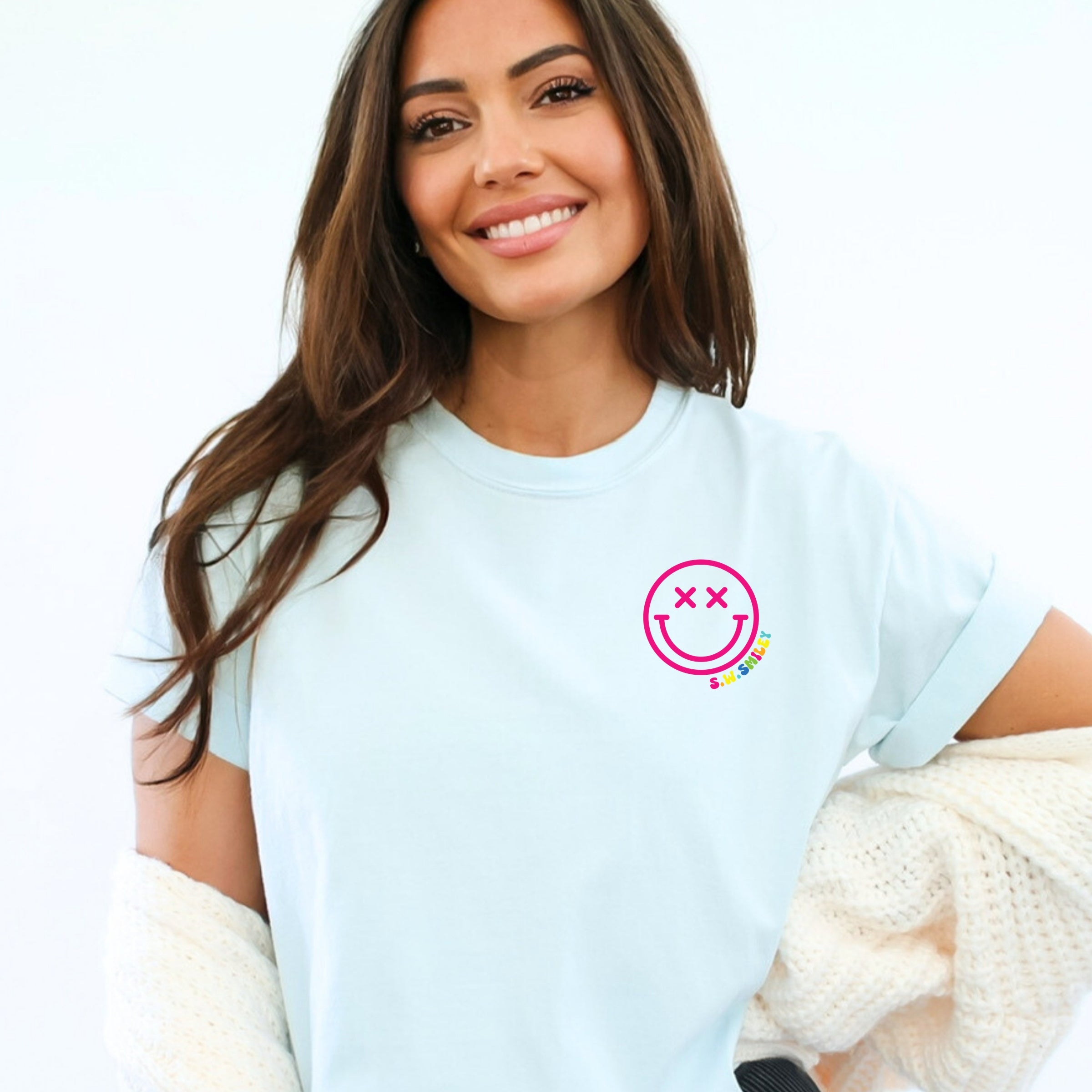 S.W.Smiley Simple Wink Bold - Women's Garment Dyed Graphic T-Shirt