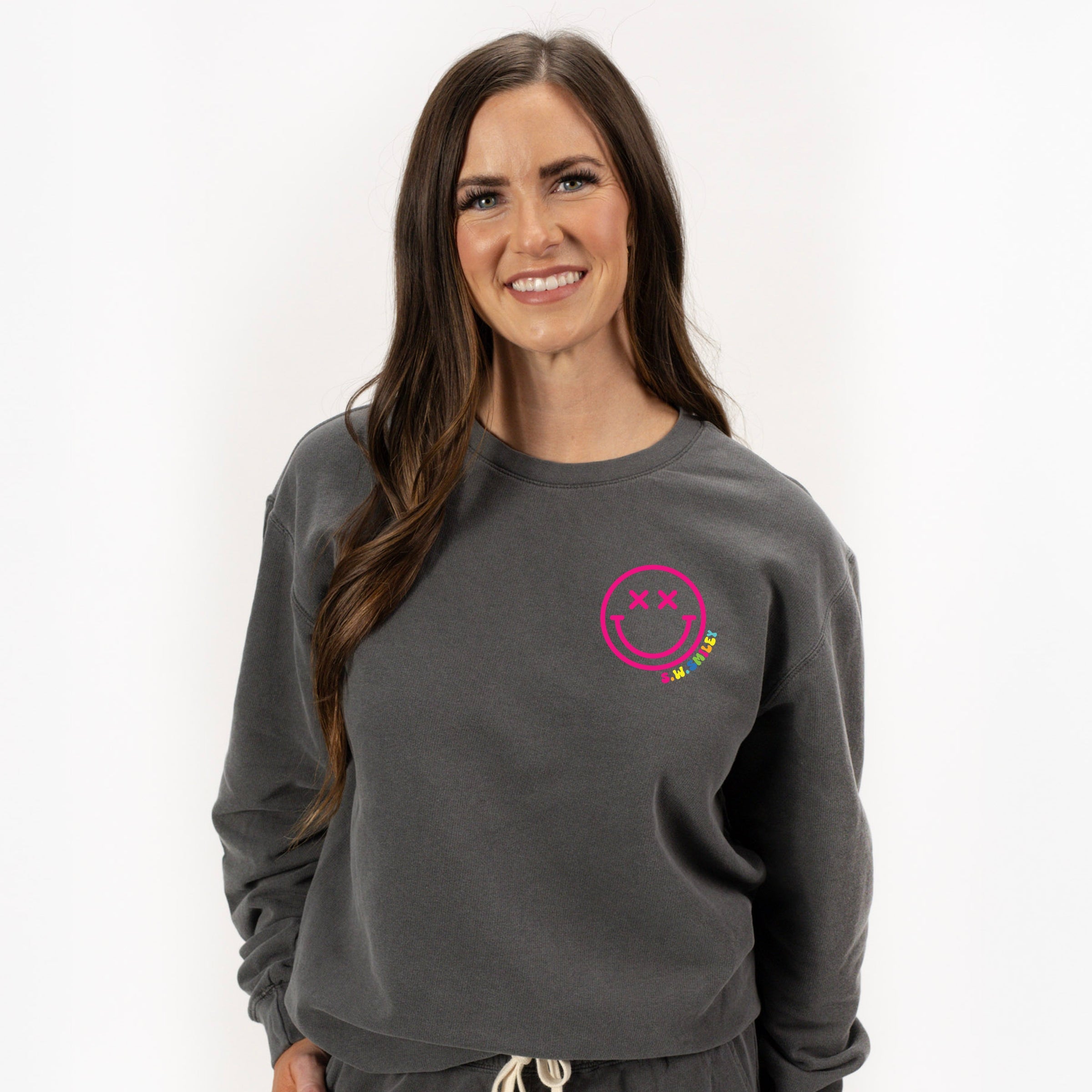 S.W.Smiley Simple Wink Bold - Women's Lightweight Garment Dyed Sweatshirt