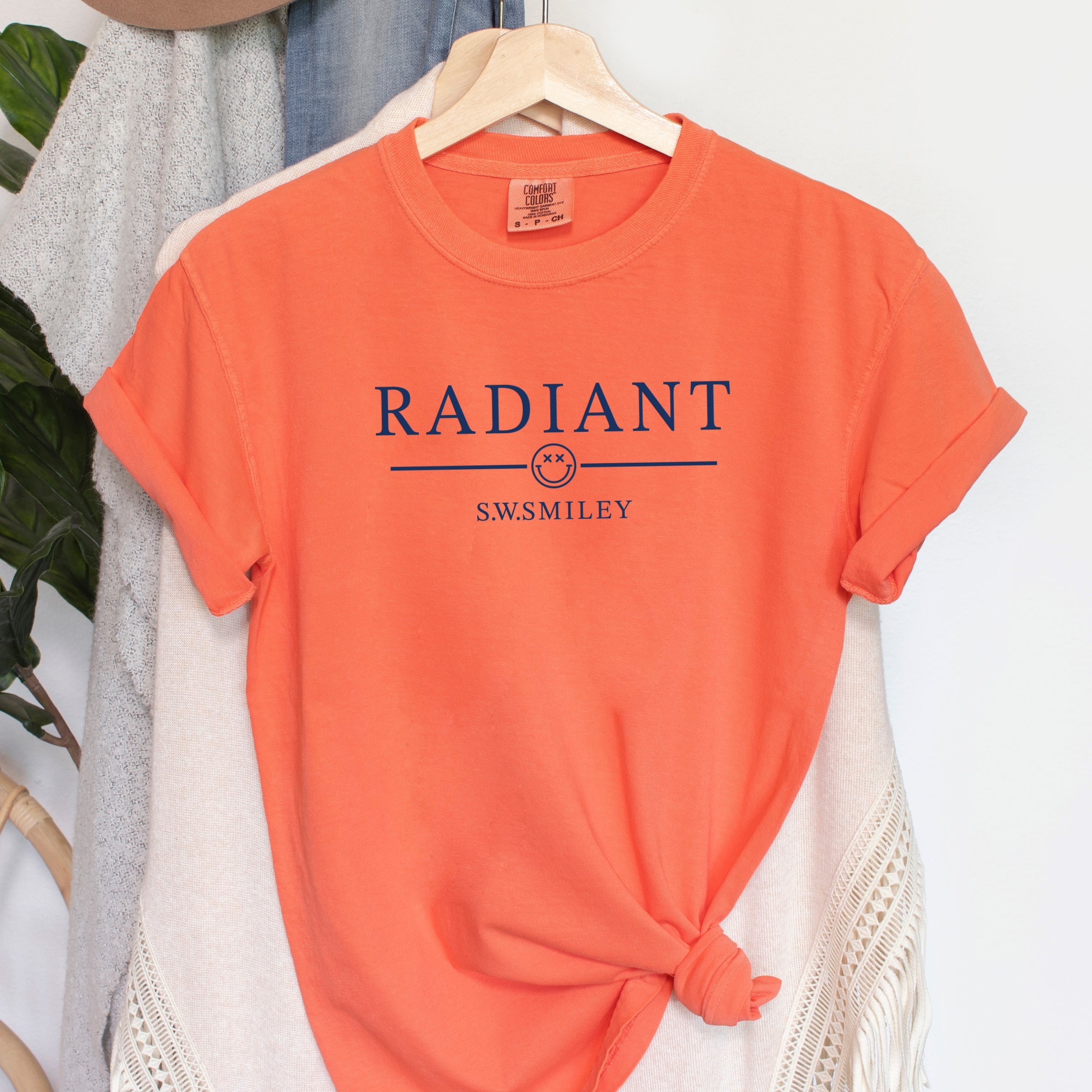 S.W.Smiley Radiant Smiley Outline - Women's Garment Dyed Graphic T-Shirt