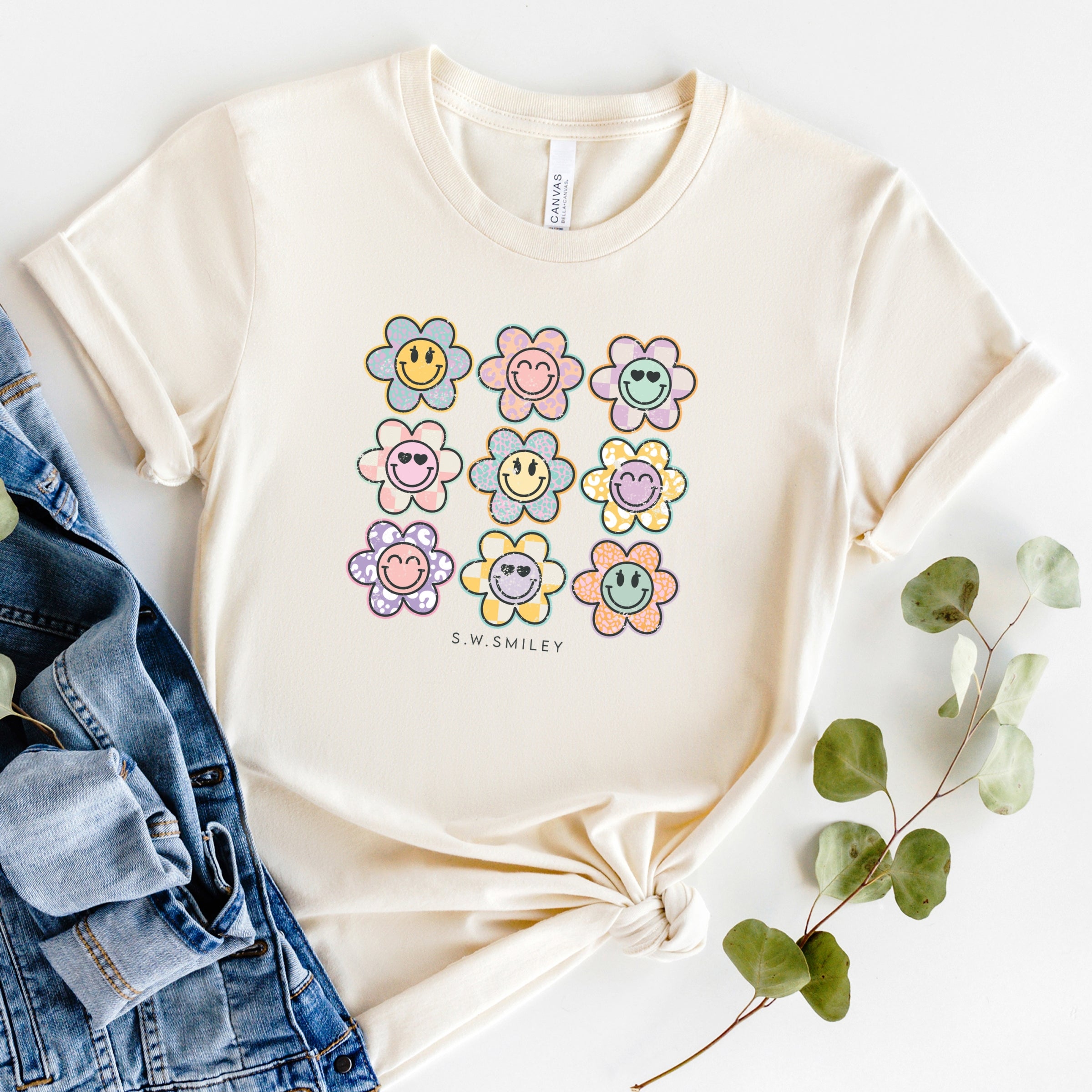 S.W.Smiley Flowers Checkered - Women's Short Sleeve Graphic T-Shirt