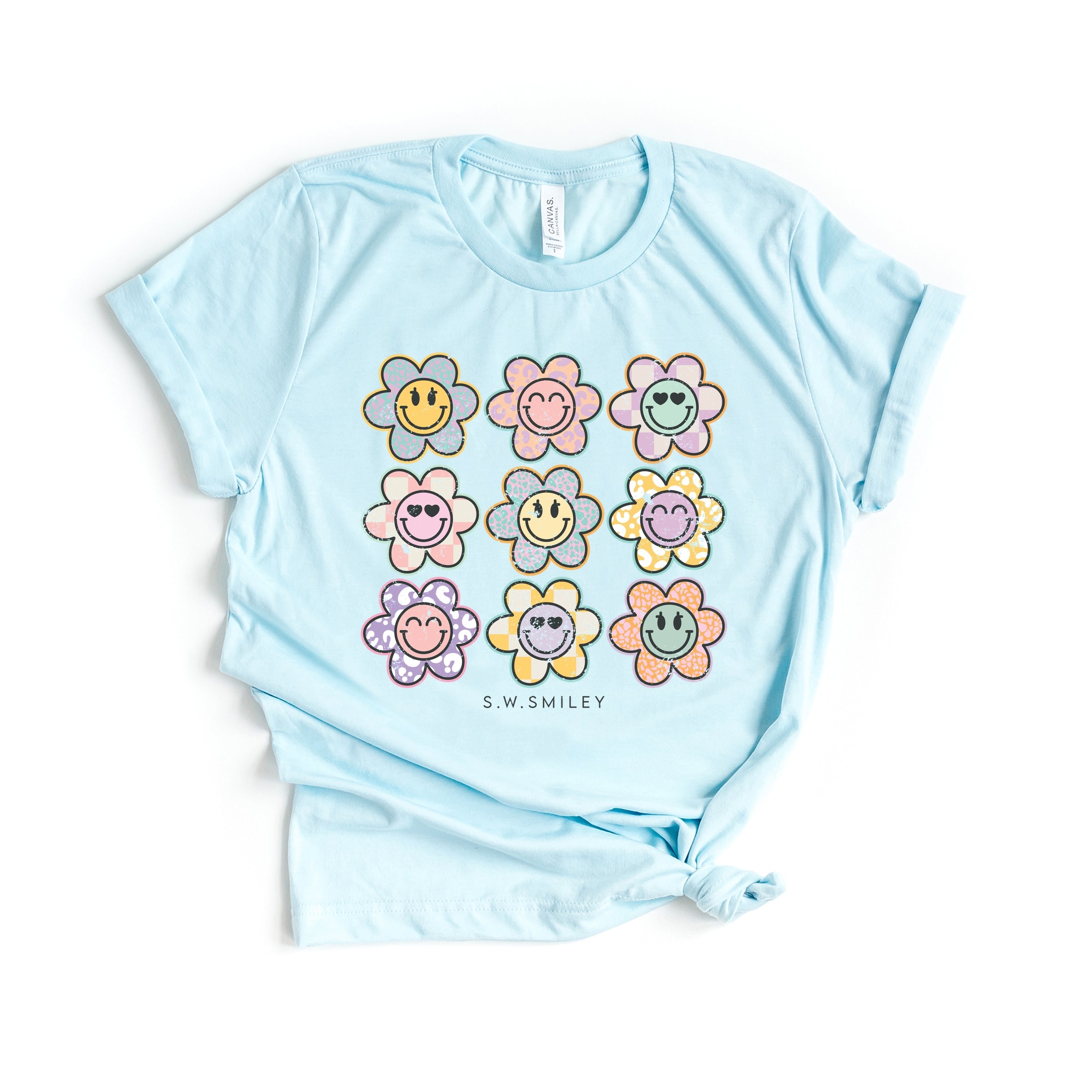 S.W.Smiley Flowers Checkered - Women's Short Sleeve Graphic T-Shirt