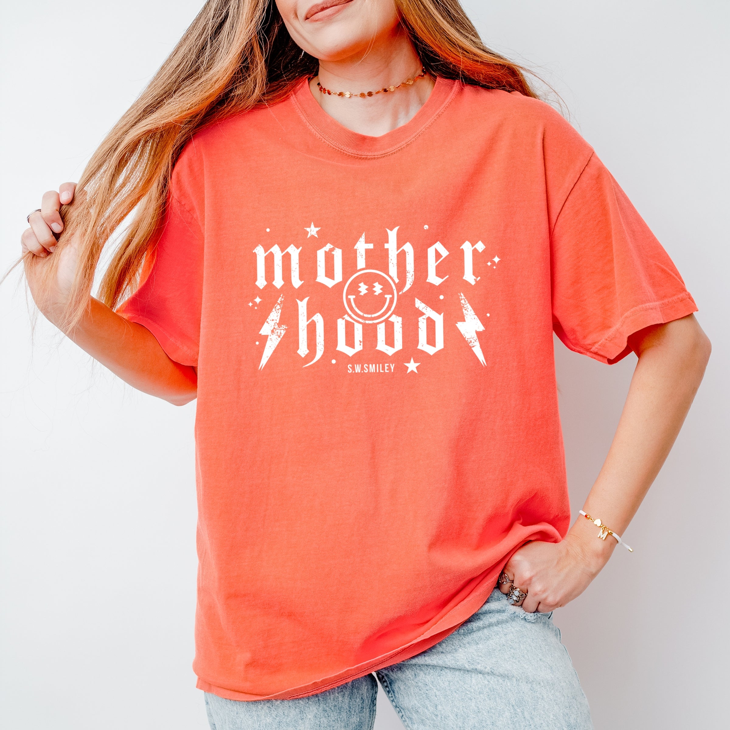 S.W.Smiley Mother Hood Distressed - Women's Garment Dyed Graphic T-Shirt