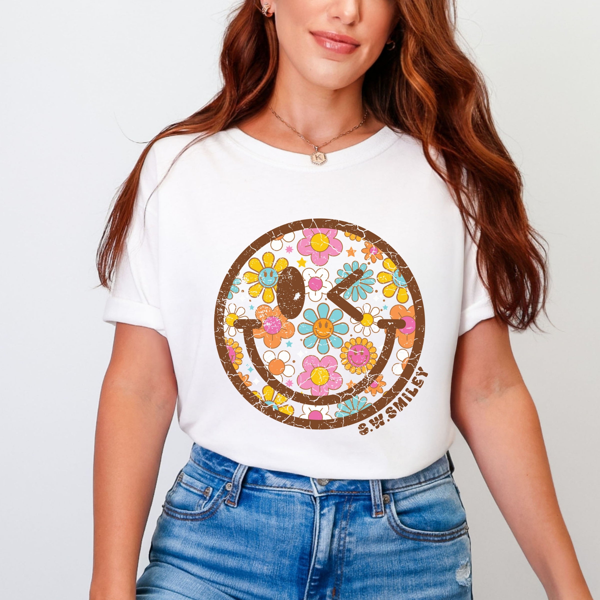 S.W.Smiley Groovy Floral Outline - Women's Garment Dyed Graphic T-Shirt