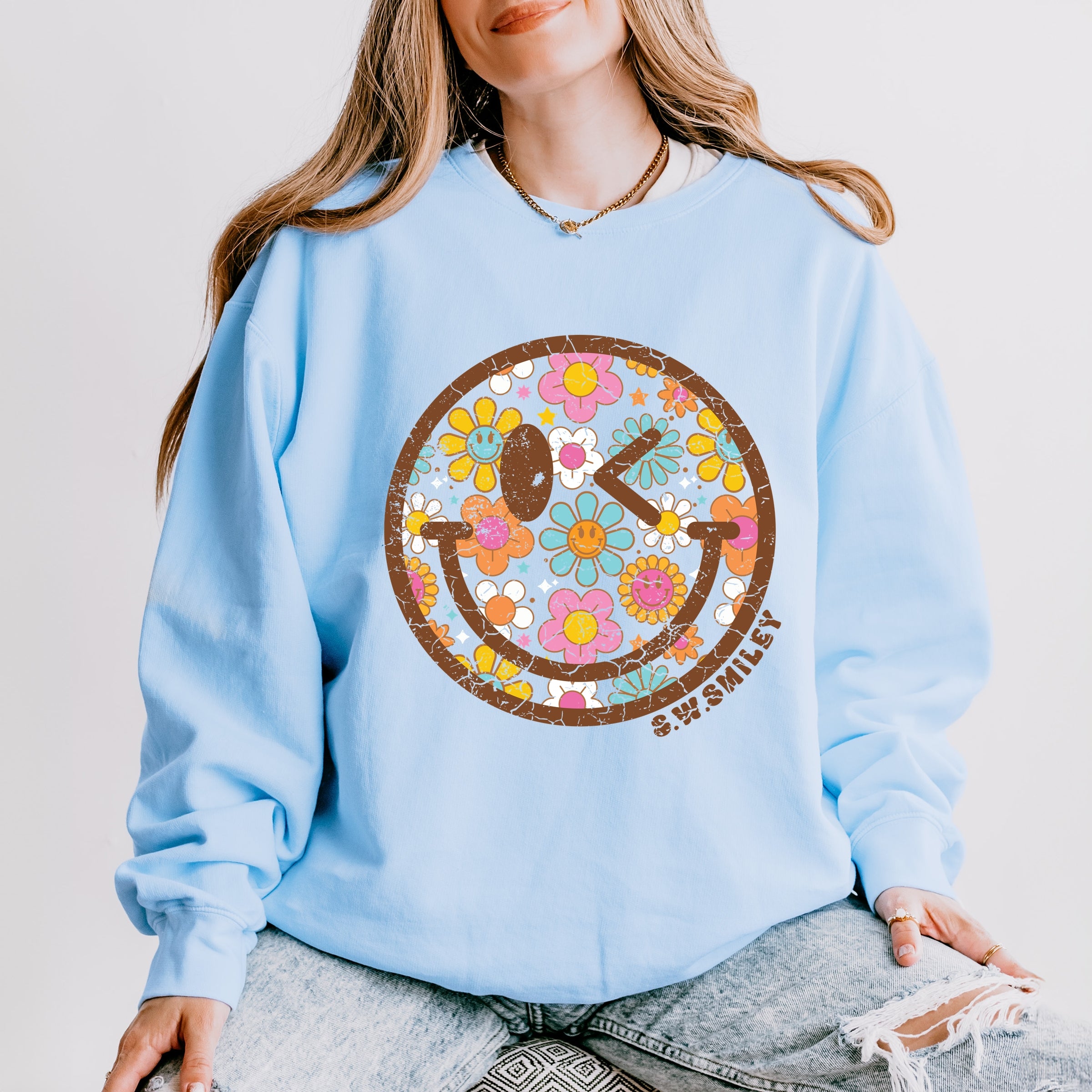 S.W.Smiley Groovy Floral Outline - Women's Lightweight Garment Dyed Sweatshirt
