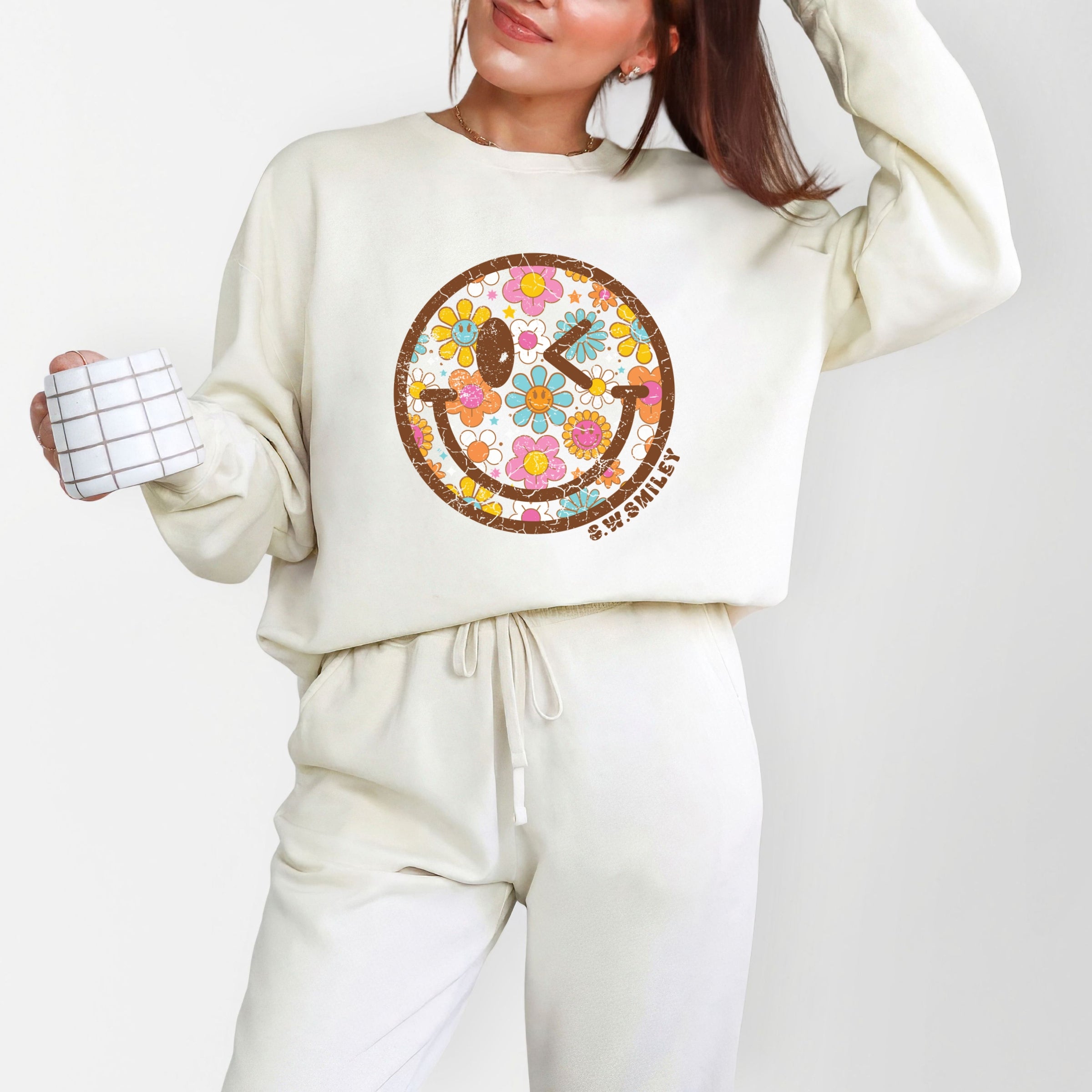 S.W.Smiley Groovy Floral Outline - Women's Lightweight Garment Dyed Sweatshirt