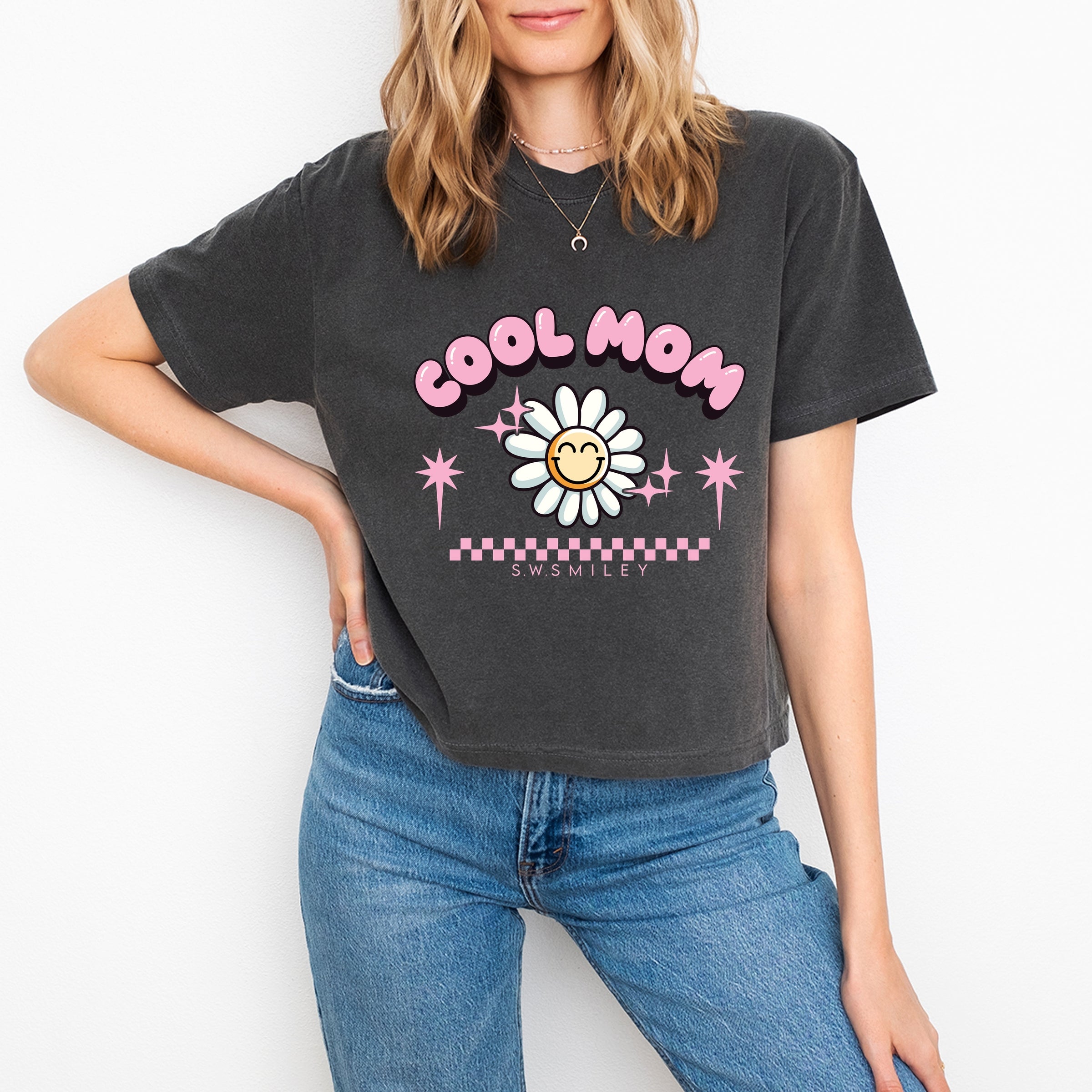 S.W.Smiley Cool Mom Flower - Women's Boxy Crop Top